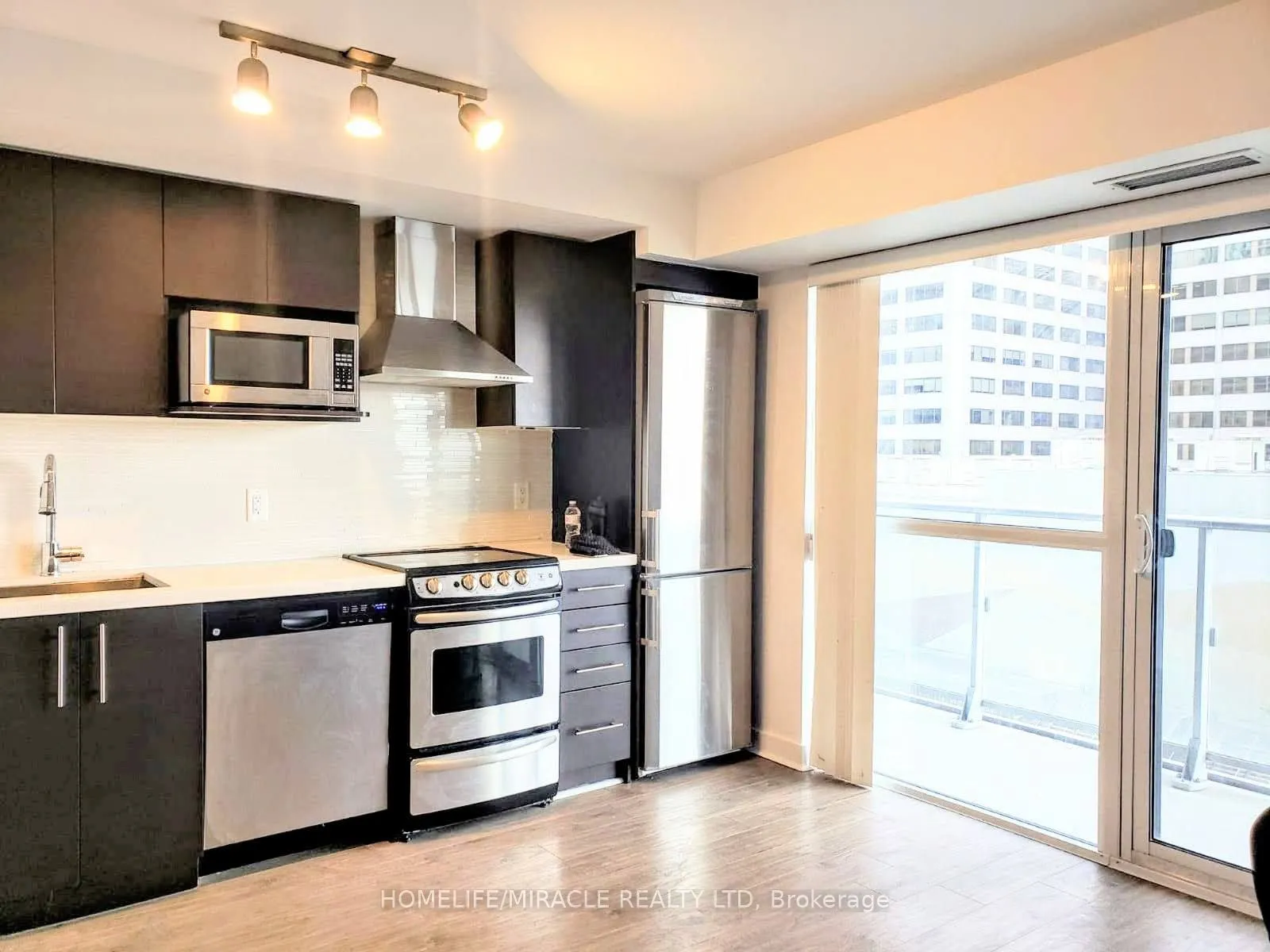 58 Orchard View Boulevard, #708