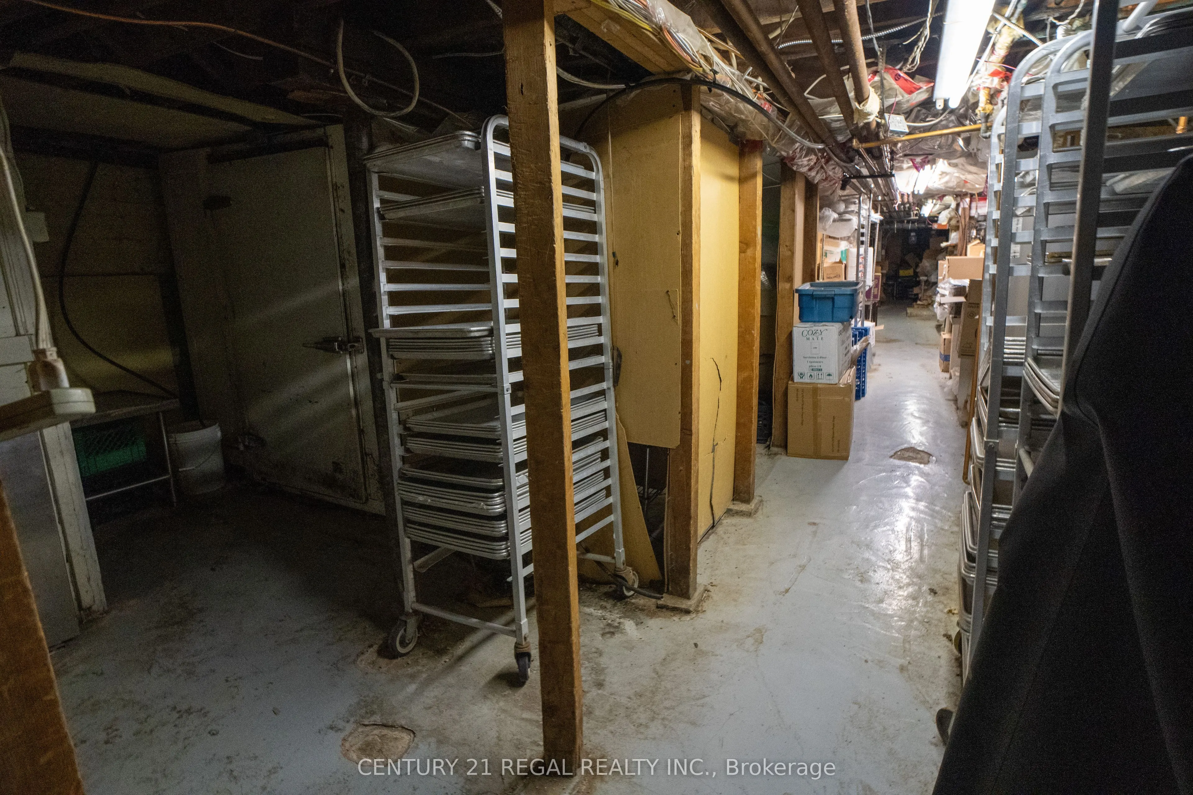 736 St. Clair Avenue W