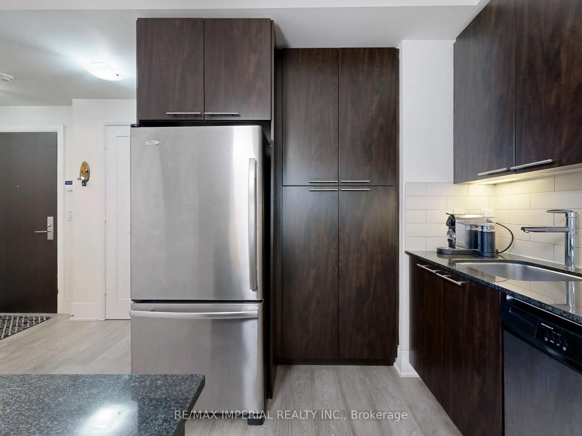 25 Broadway Avenue, #2004
