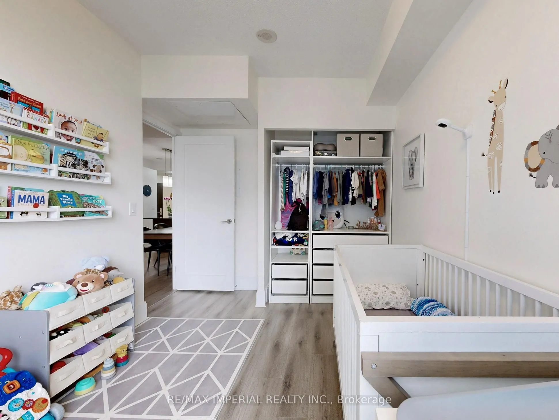 25 Broadway Avenue, #2004