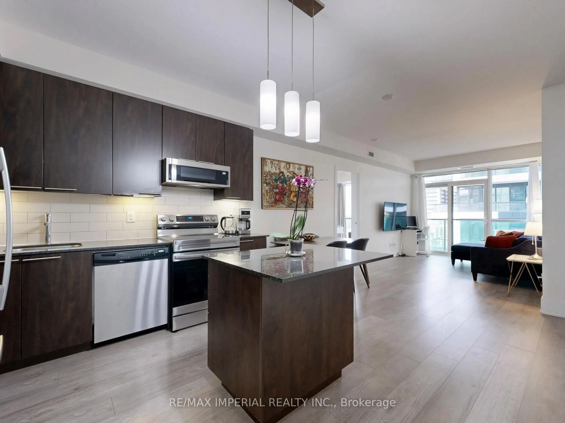 25 Broadway Avenue, #2004