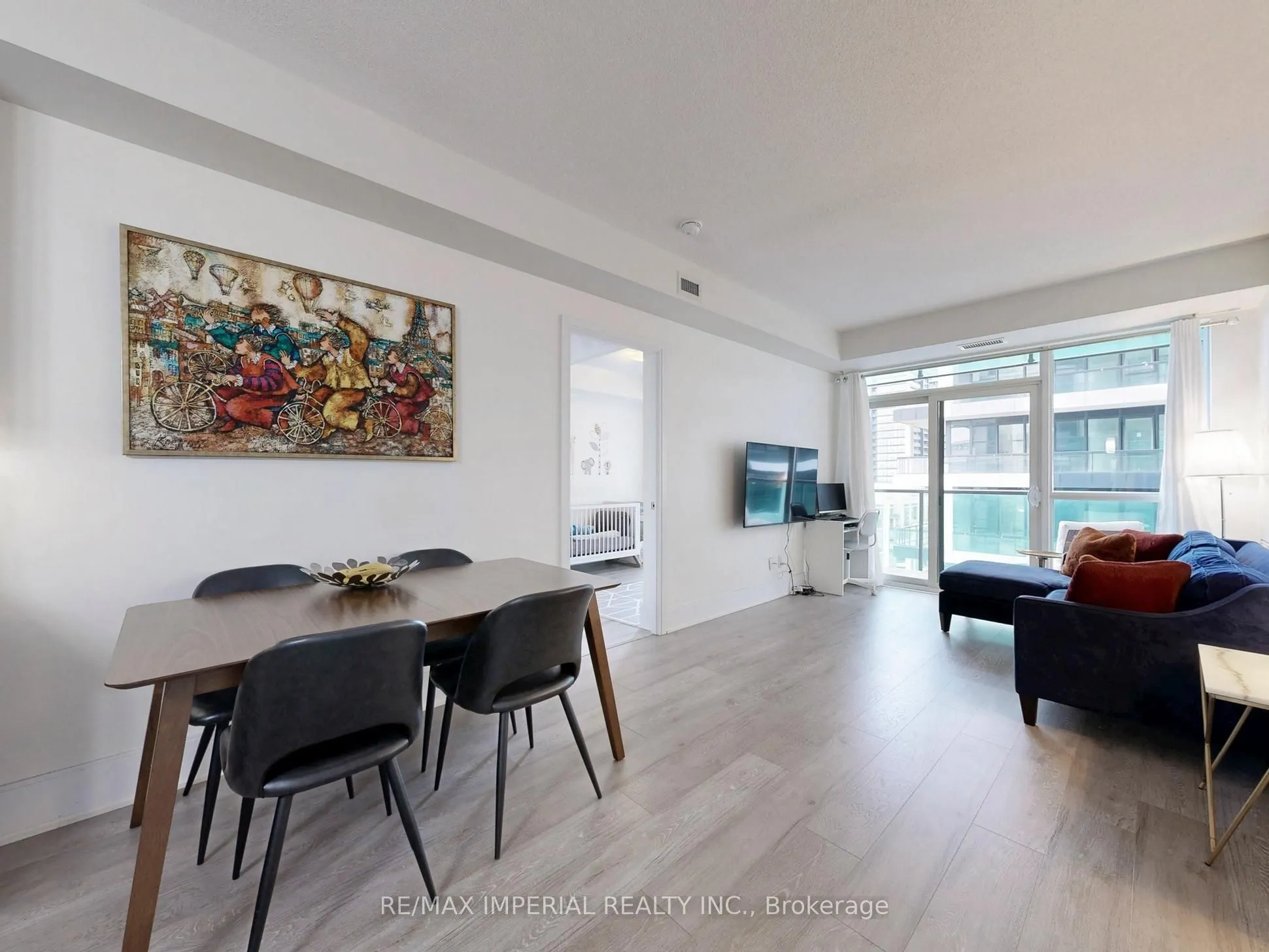 25 Broadway Avenue, #2004