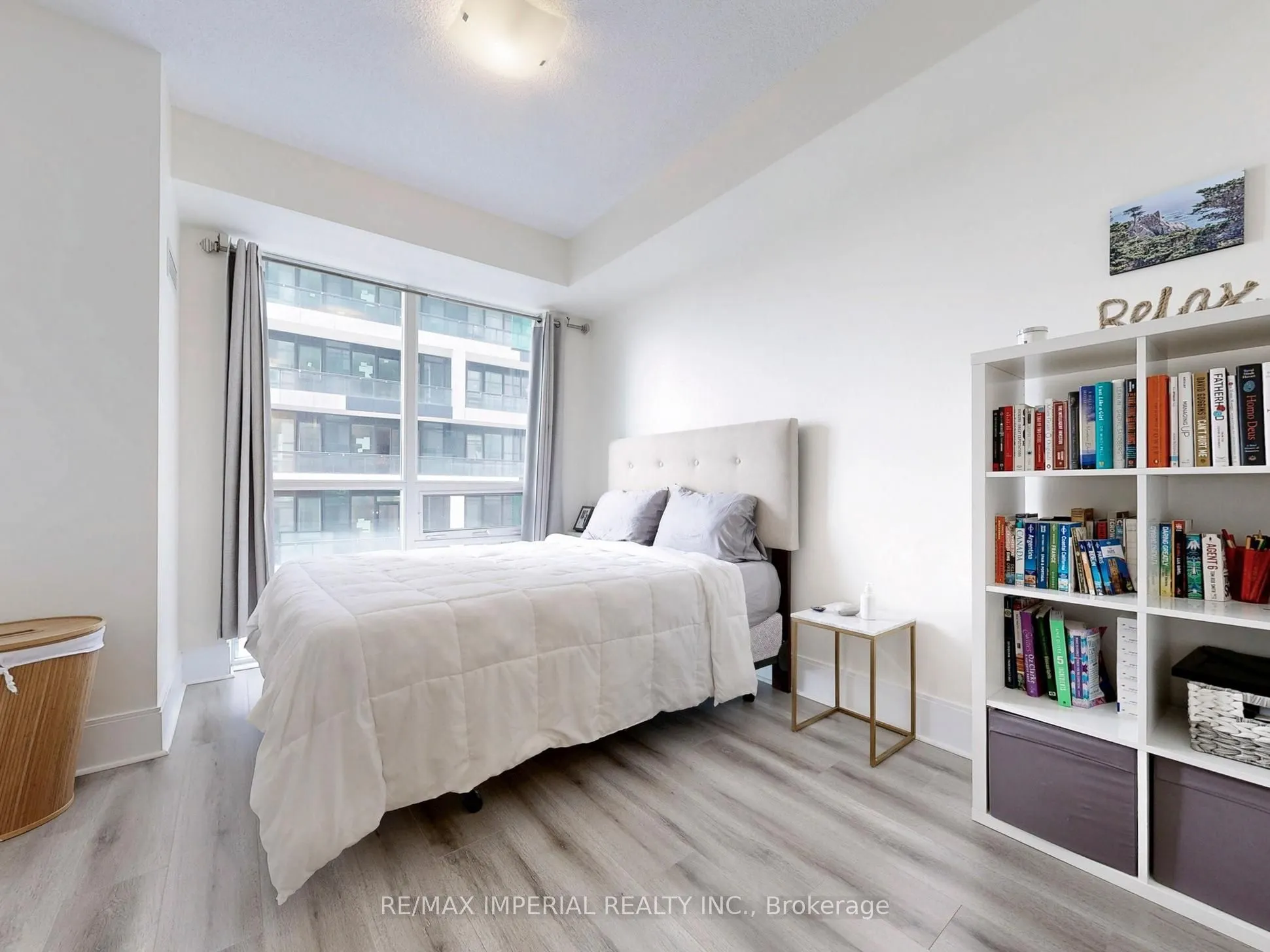 25 Broadway Avenue, #2004