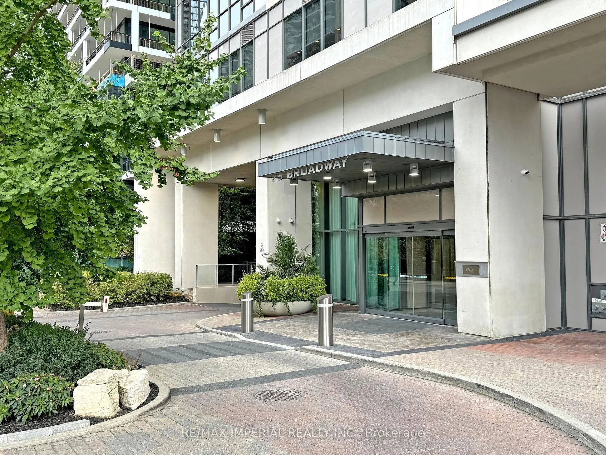 25 Broadway Avenue, #2004
