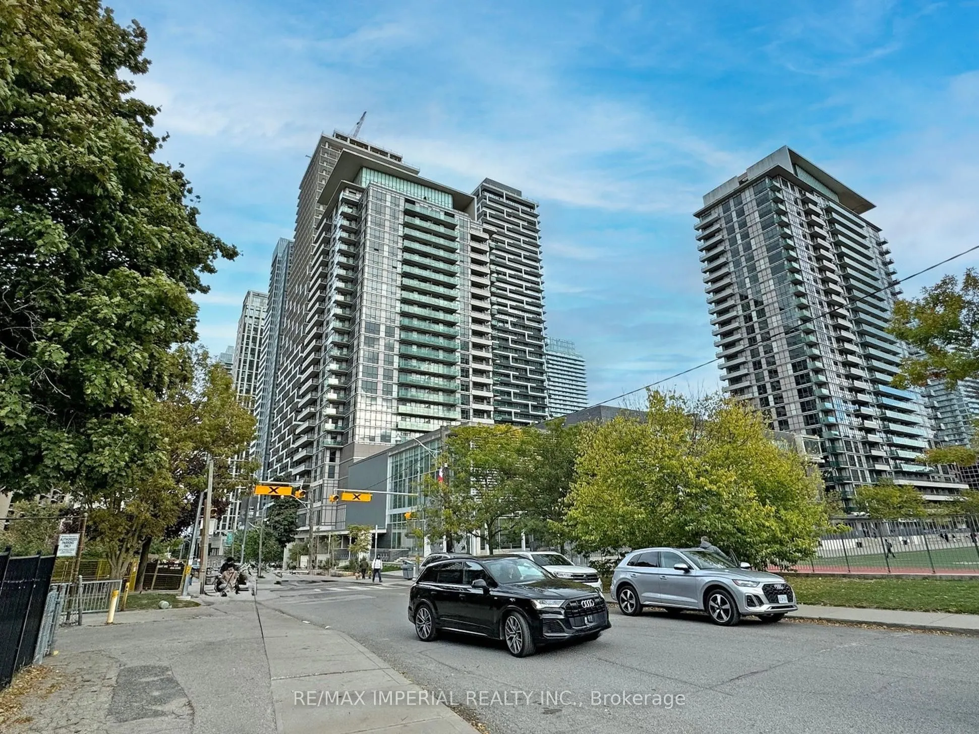 25 Broadway Avenue, #2004