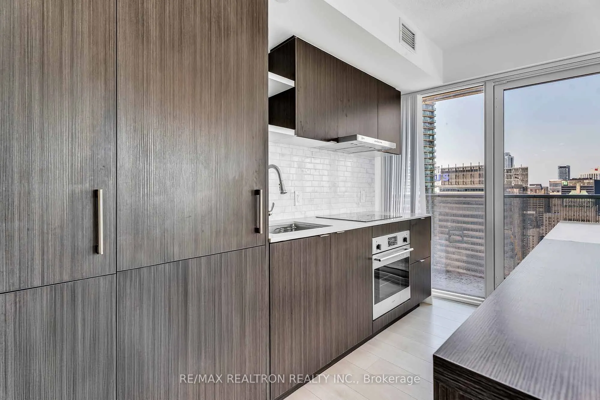88 Harbour Street #4004