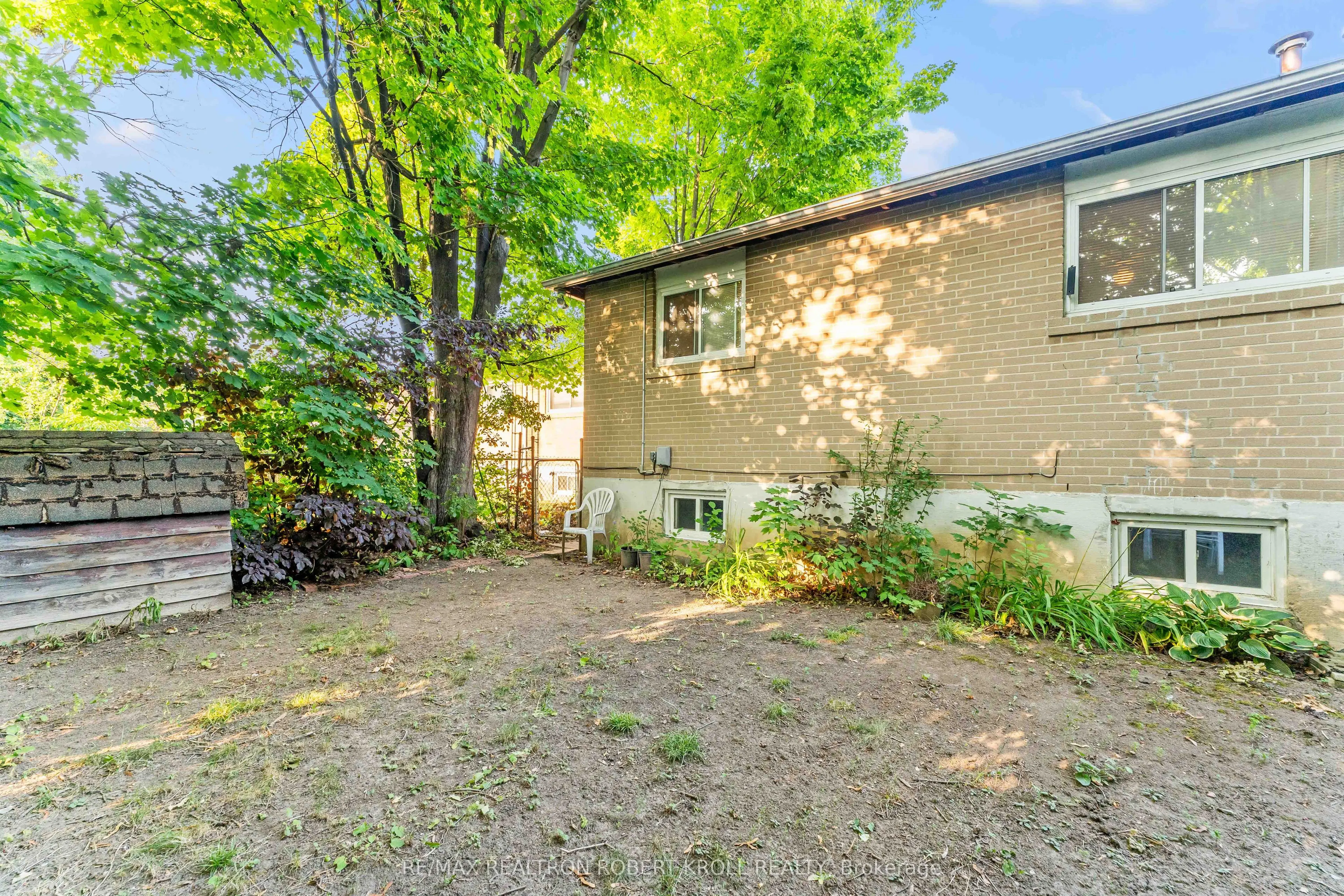 92 Elise Terrace
