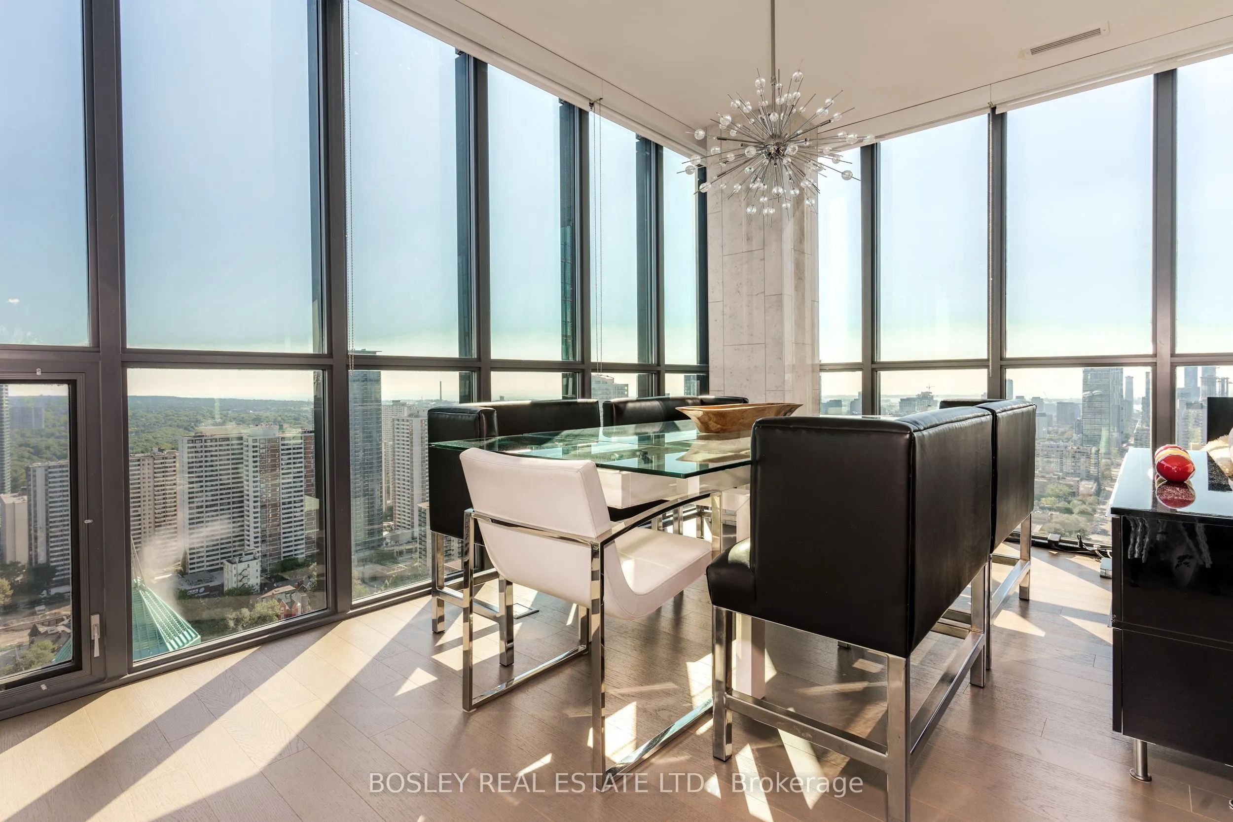 110 Charles Street E, #3701
