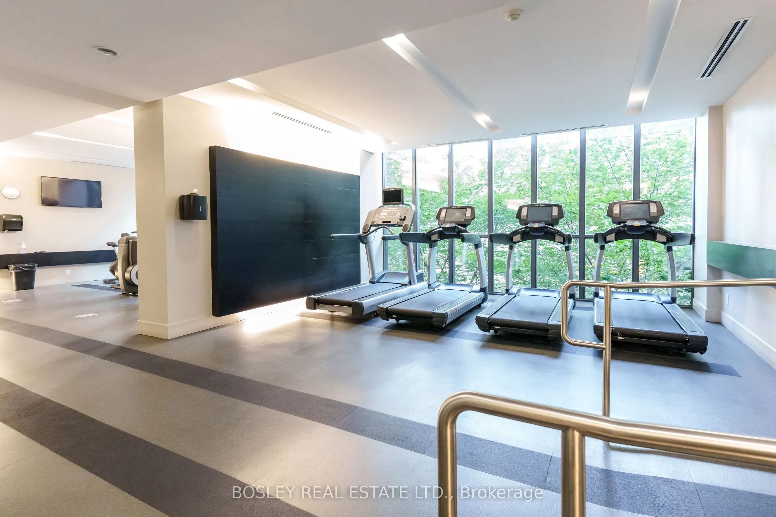 110 Charles Street E, #3701
