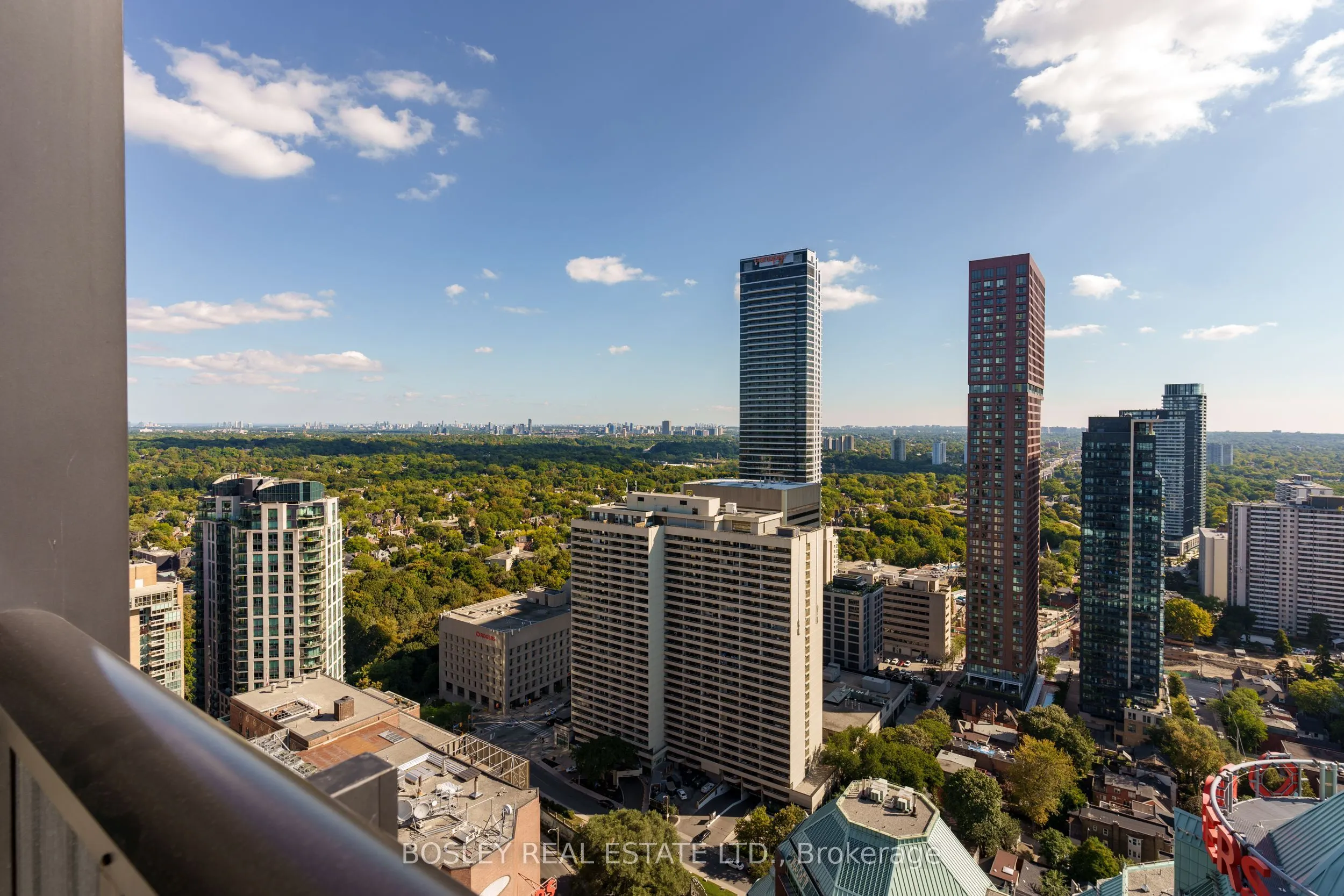 110 Charles Street E, #3701