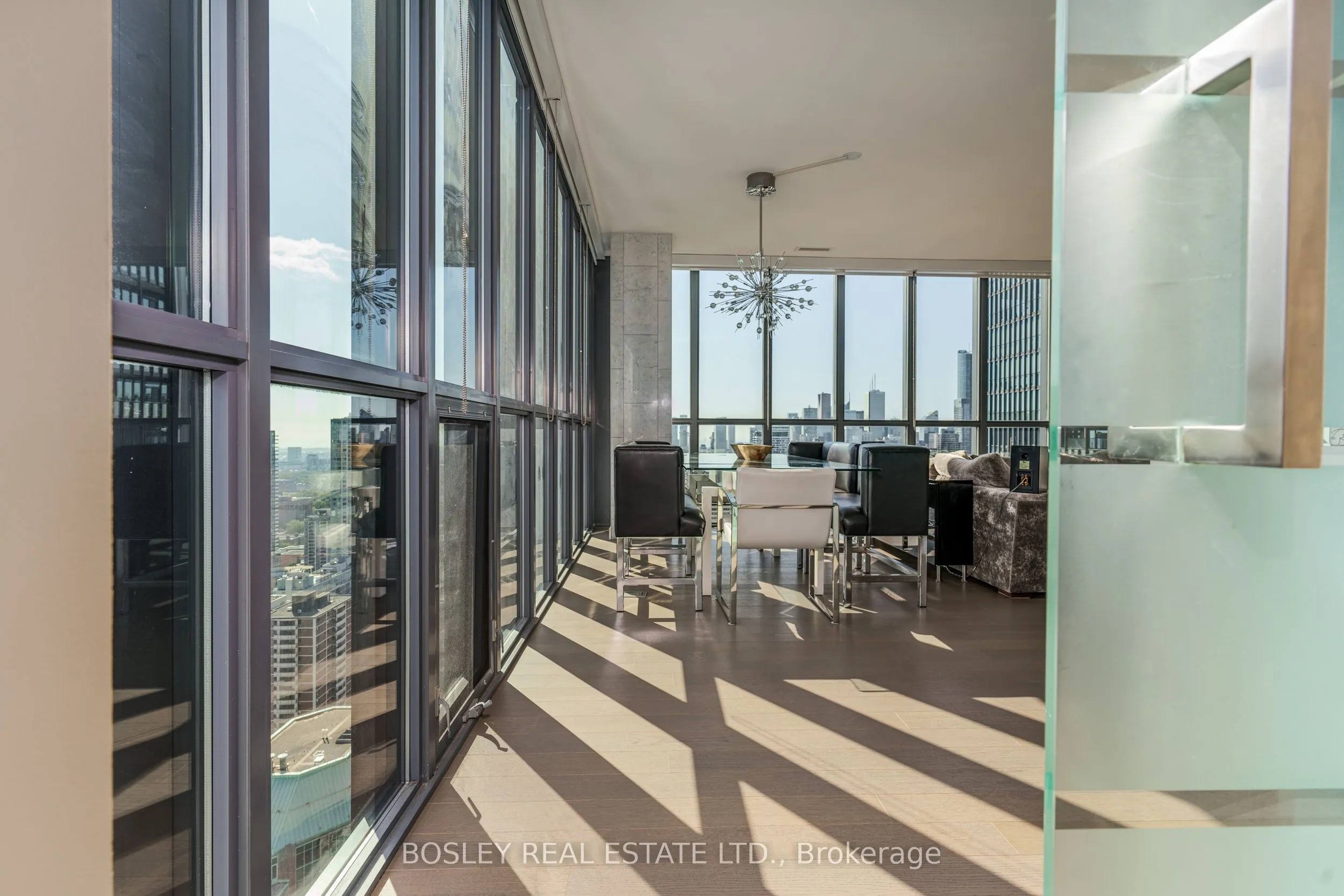 110 Charles Street E, #3701