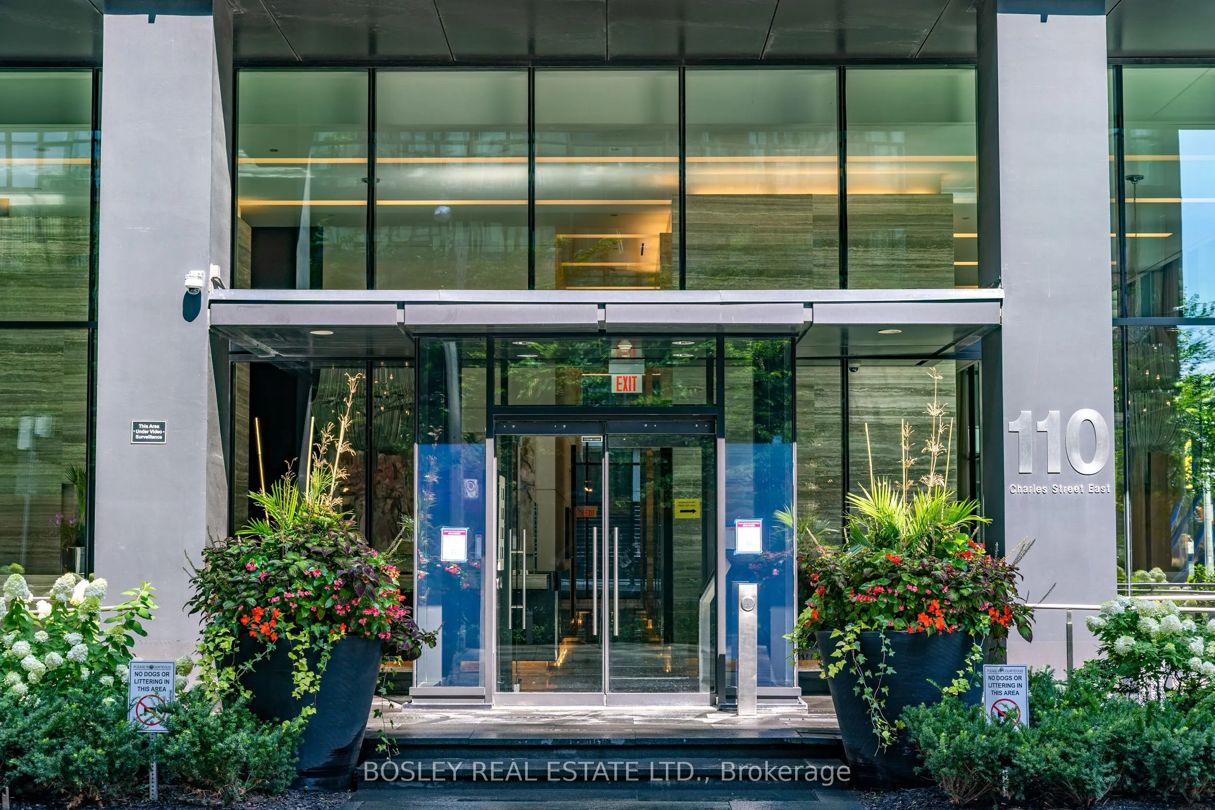 110 Charles Street E, #3701