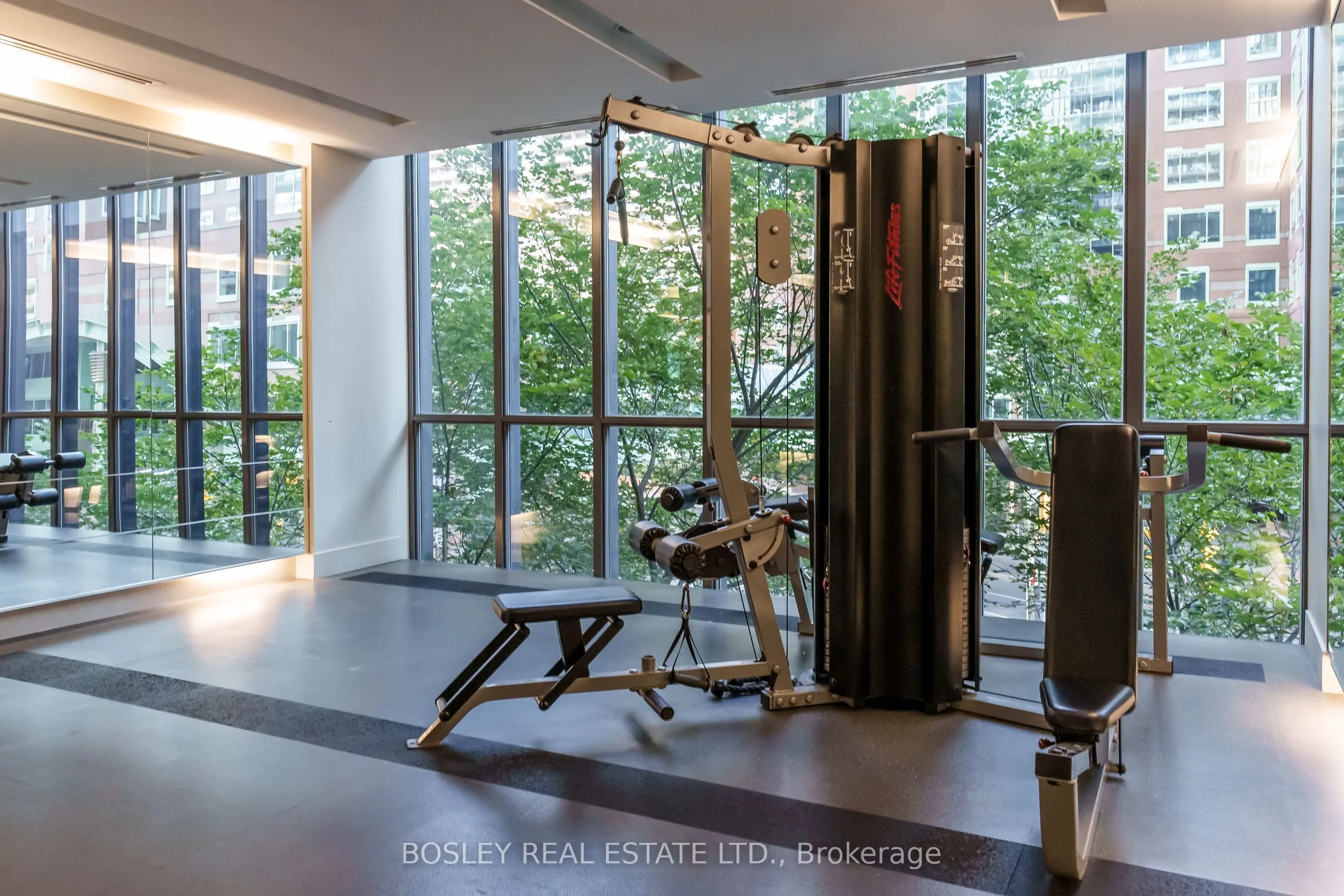110 Charles Street E, #3701