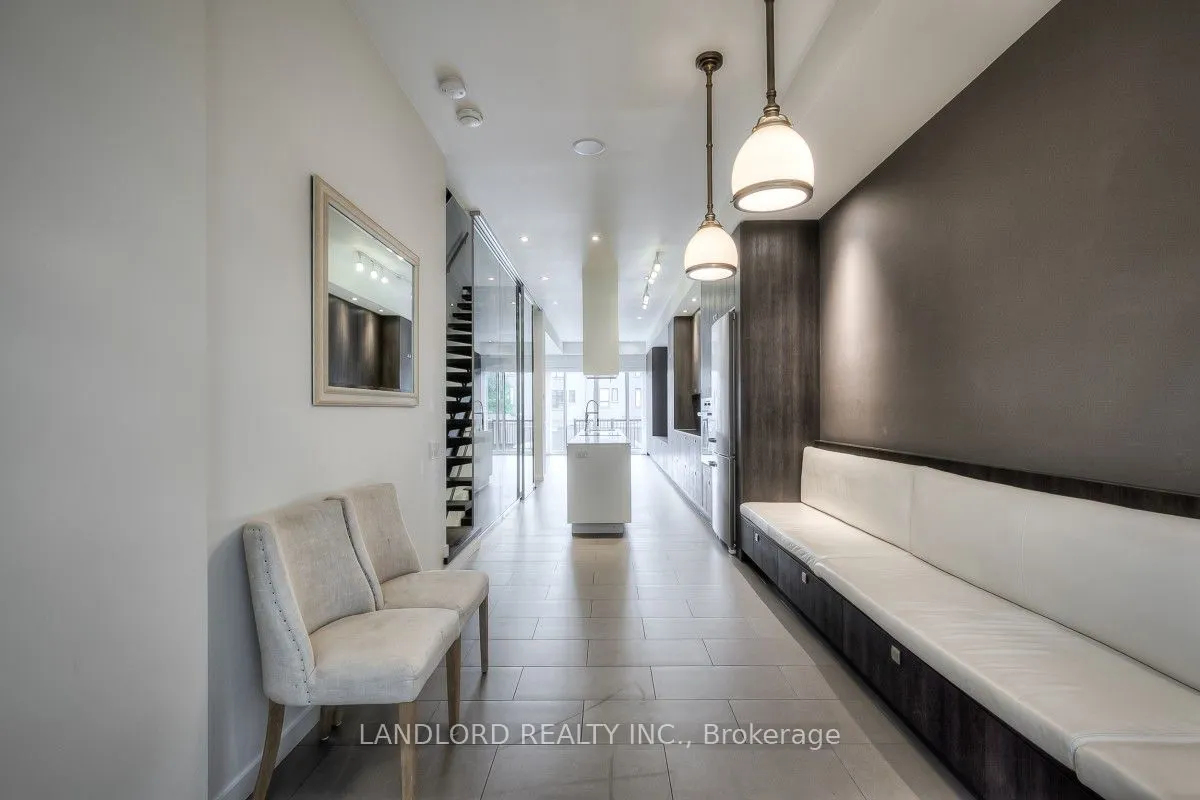 289 Roxton Road