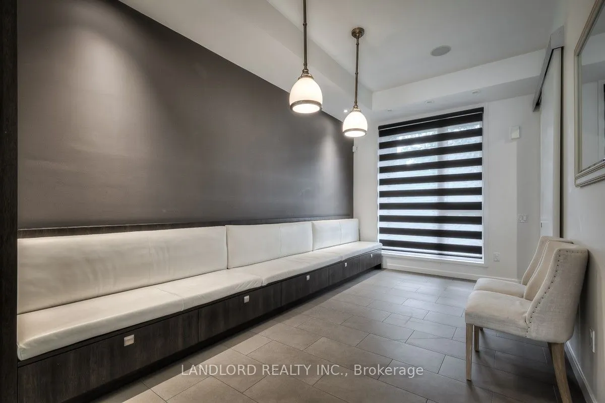 289 Roxton Road