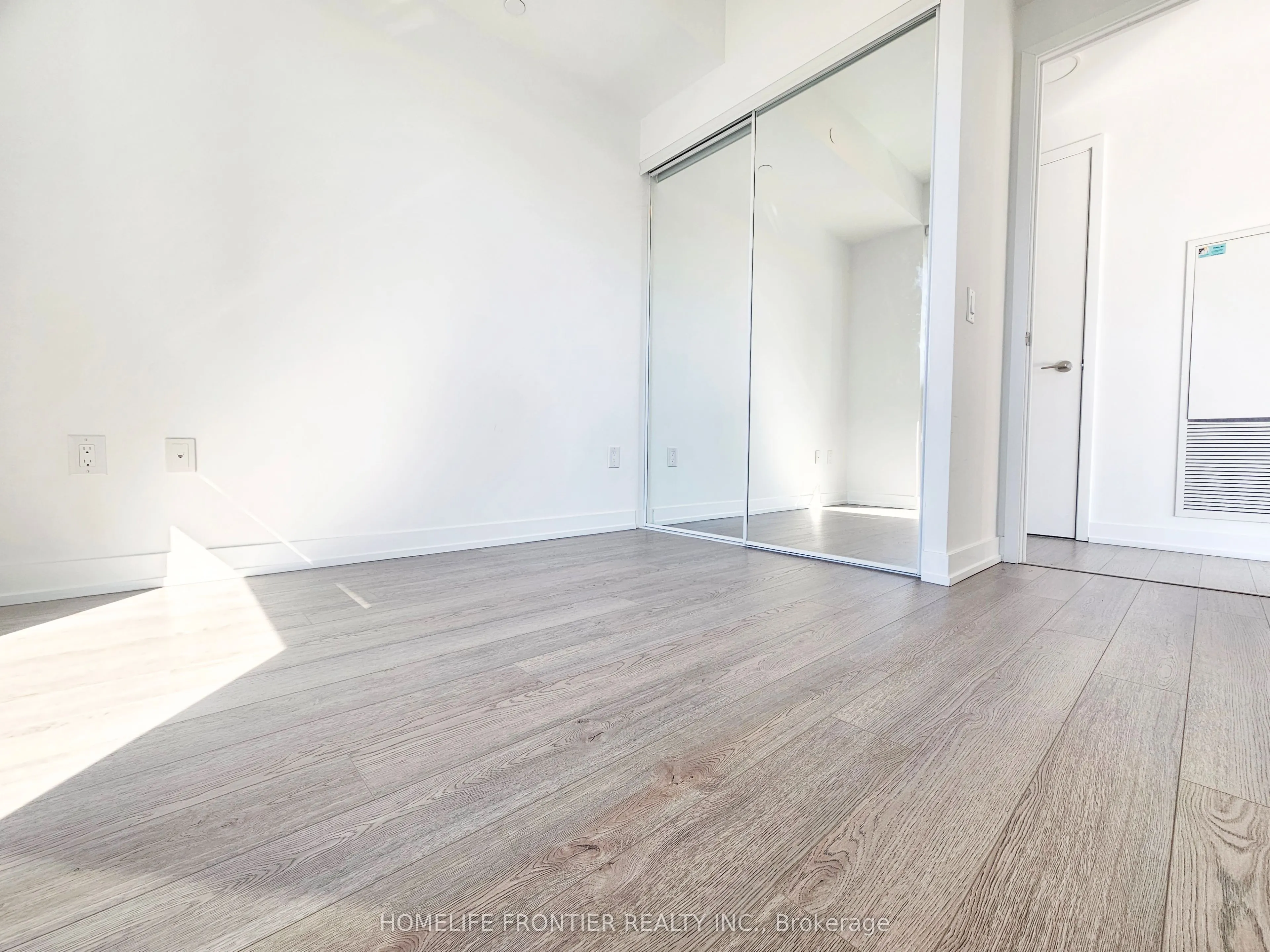 39 Roehampton Avenue, #1603