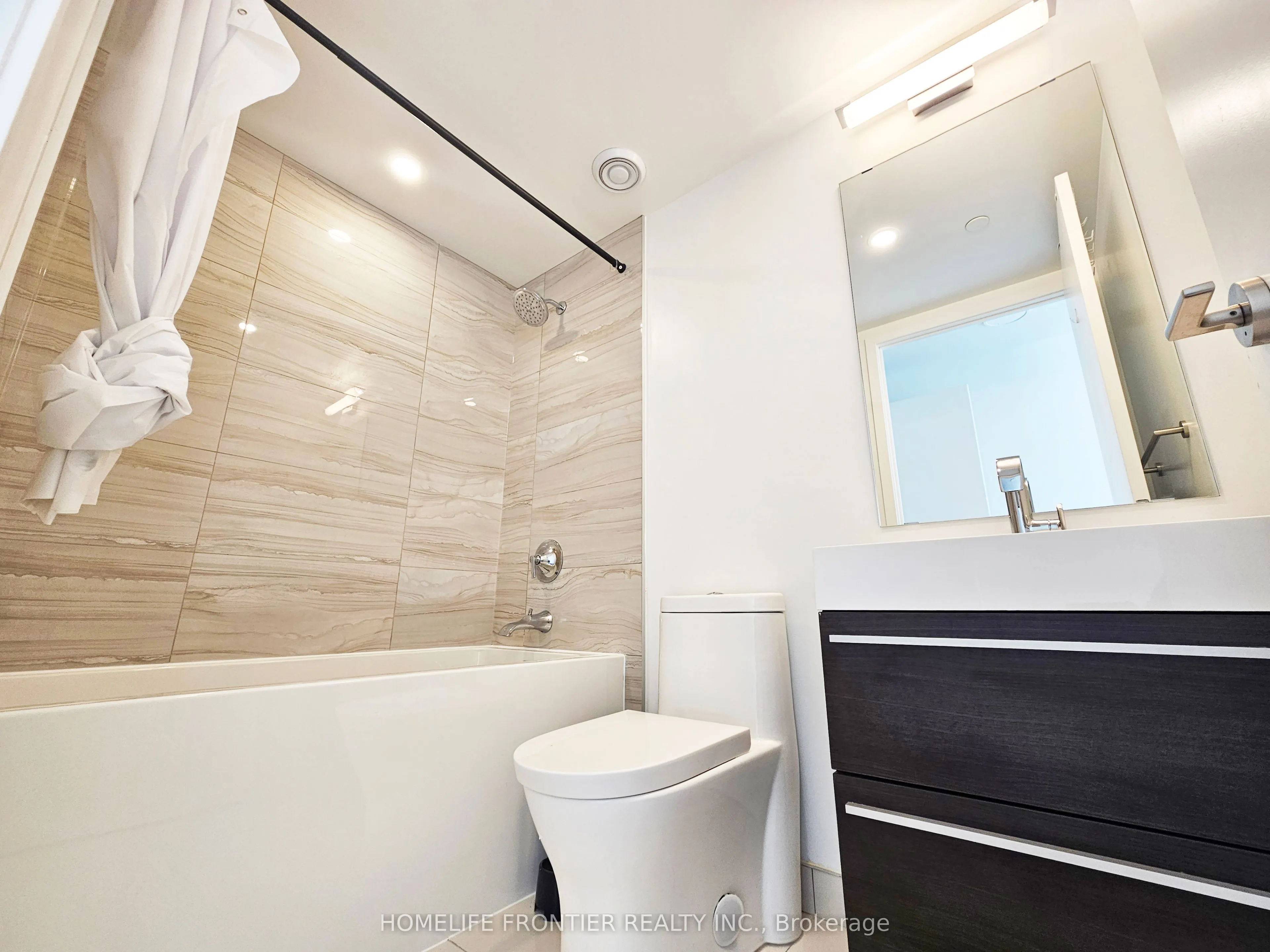 39 Roehampton Avenue, #1603