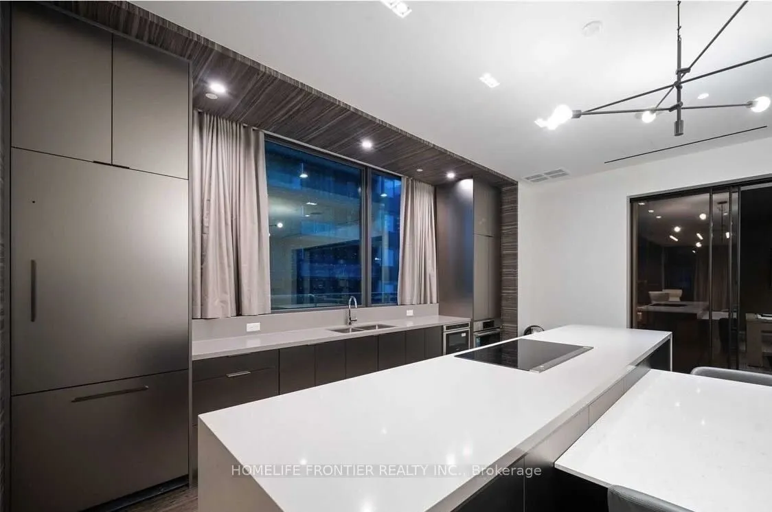 39 Roehampton Avenue, #1603