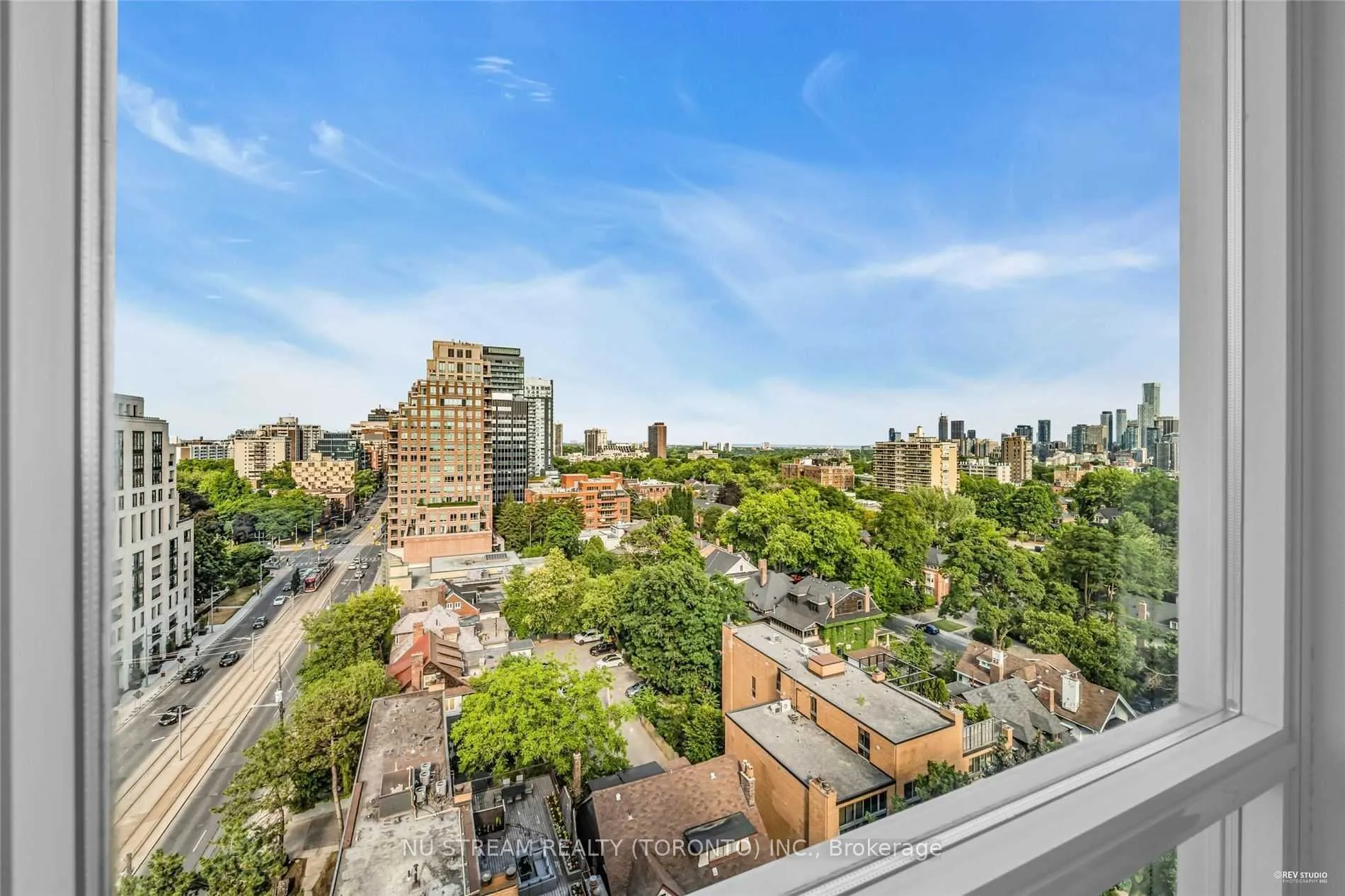 223 St Clair Avenue W, #1107