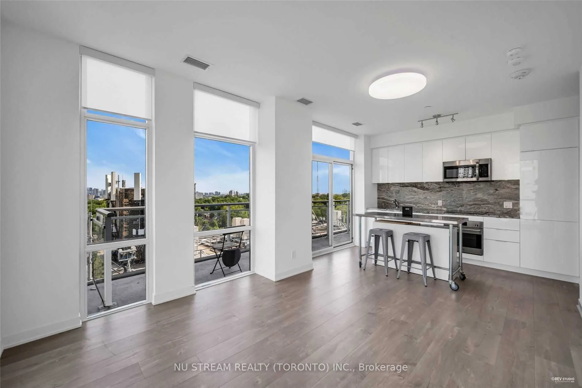 223 St Clair Avenue W, #1107