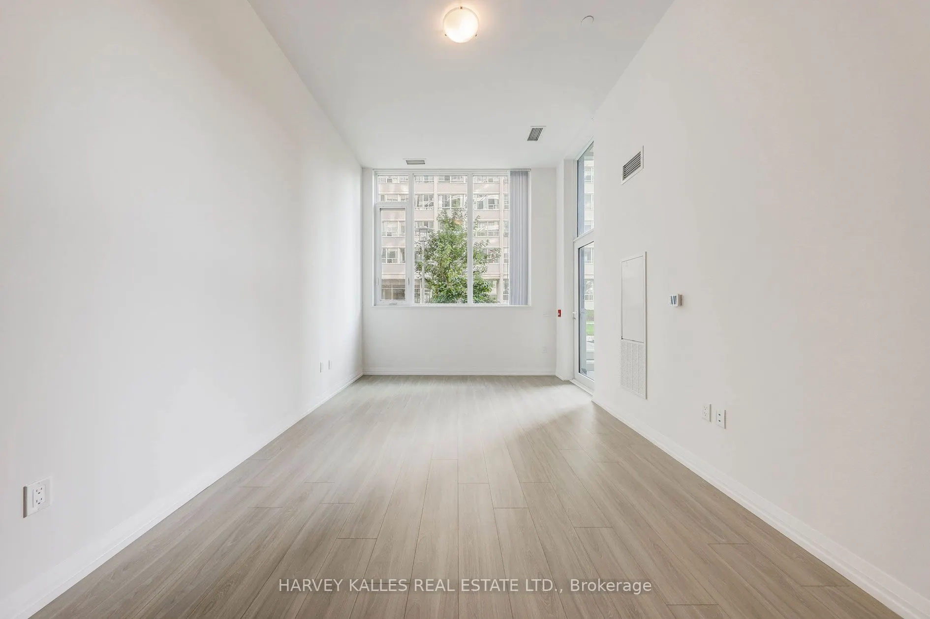 25 Holly Street, #TH104