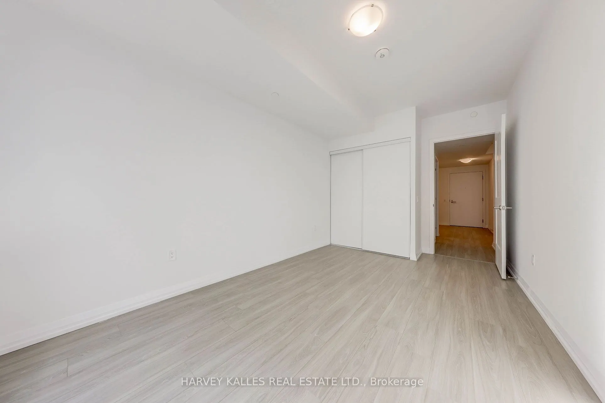 25 Holly Street, #TH104