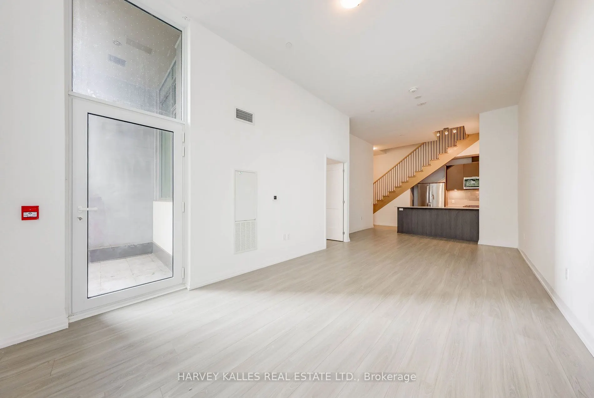 25 Holly Street, #TH104