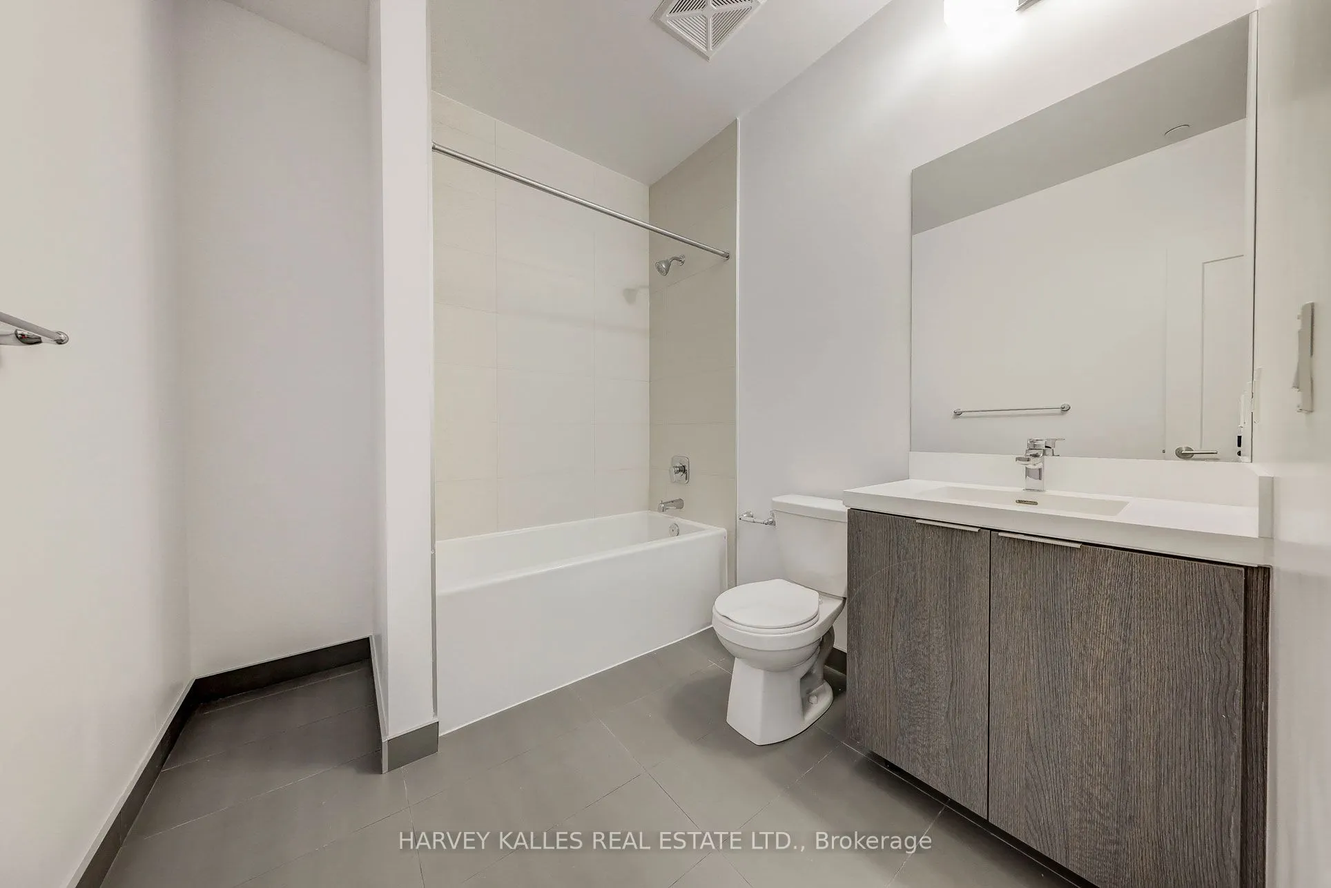 25 Holly Street, #TH104