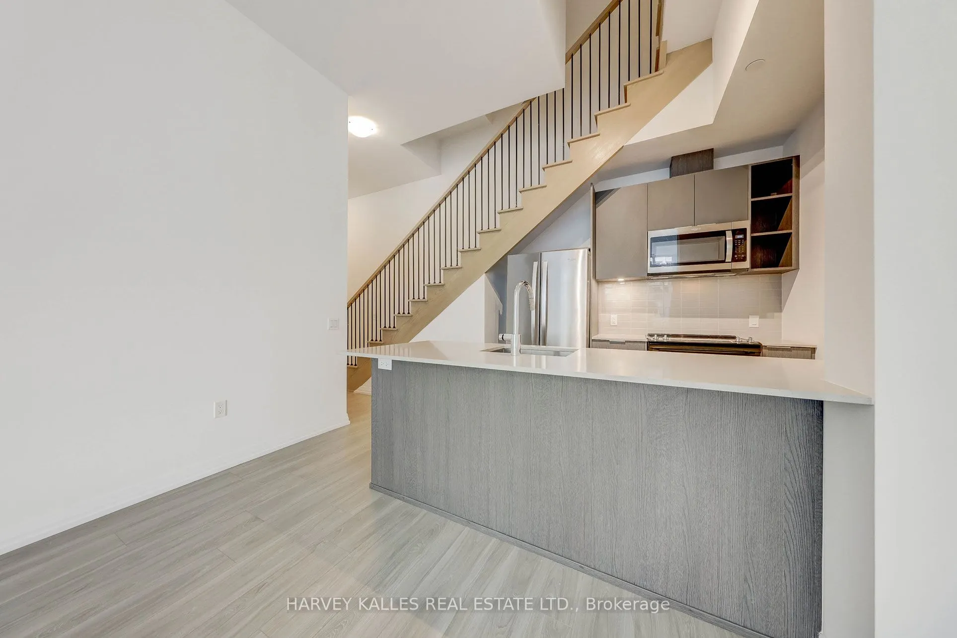 25 Holly Street, #TH104