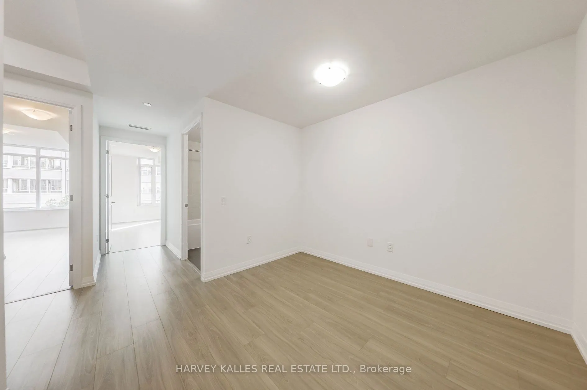 25 Holly Street, #TH104