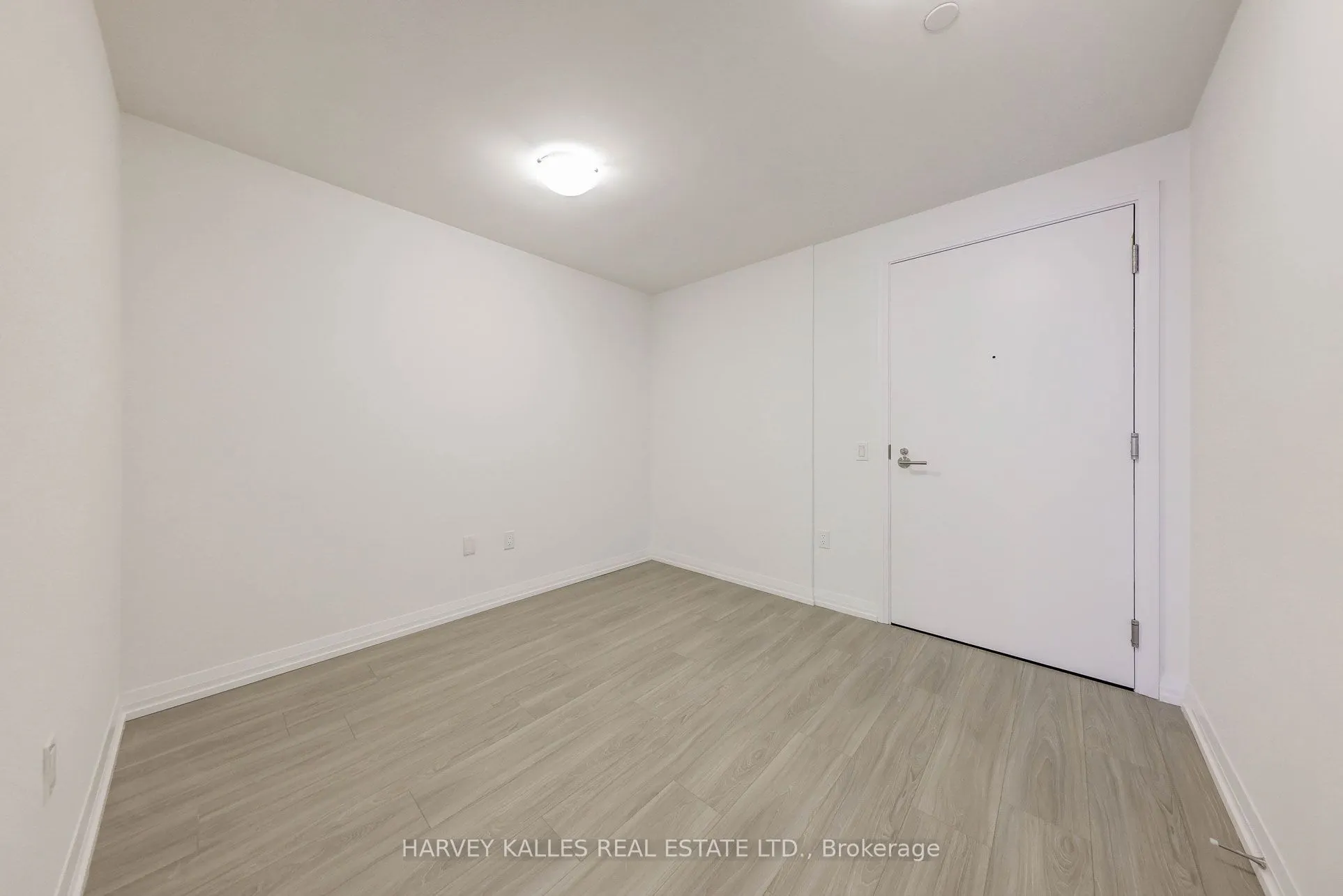 25 Holly Street, #TH104