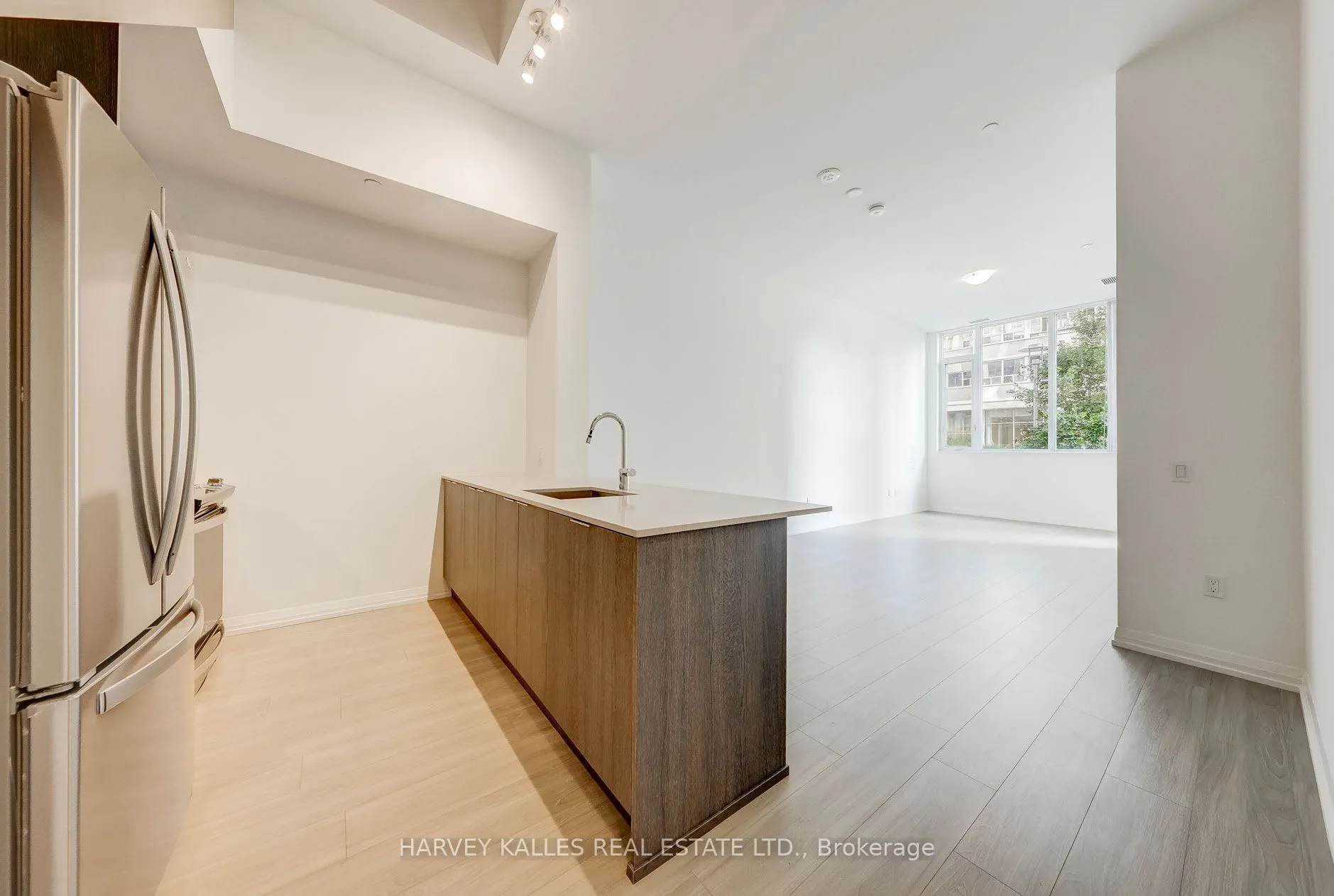 25 Holly Street, #TH104