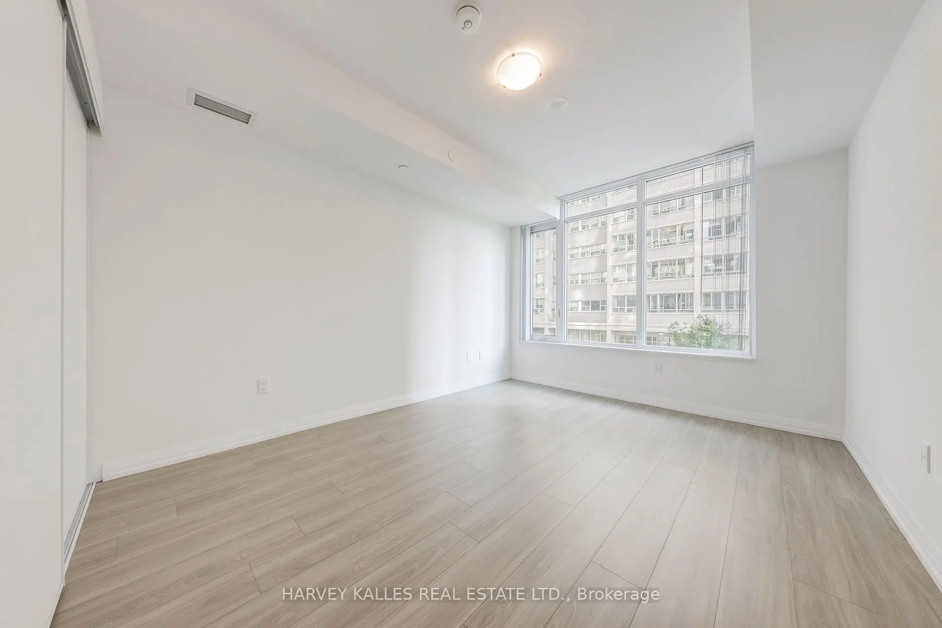 25 Holly Street, #TH104