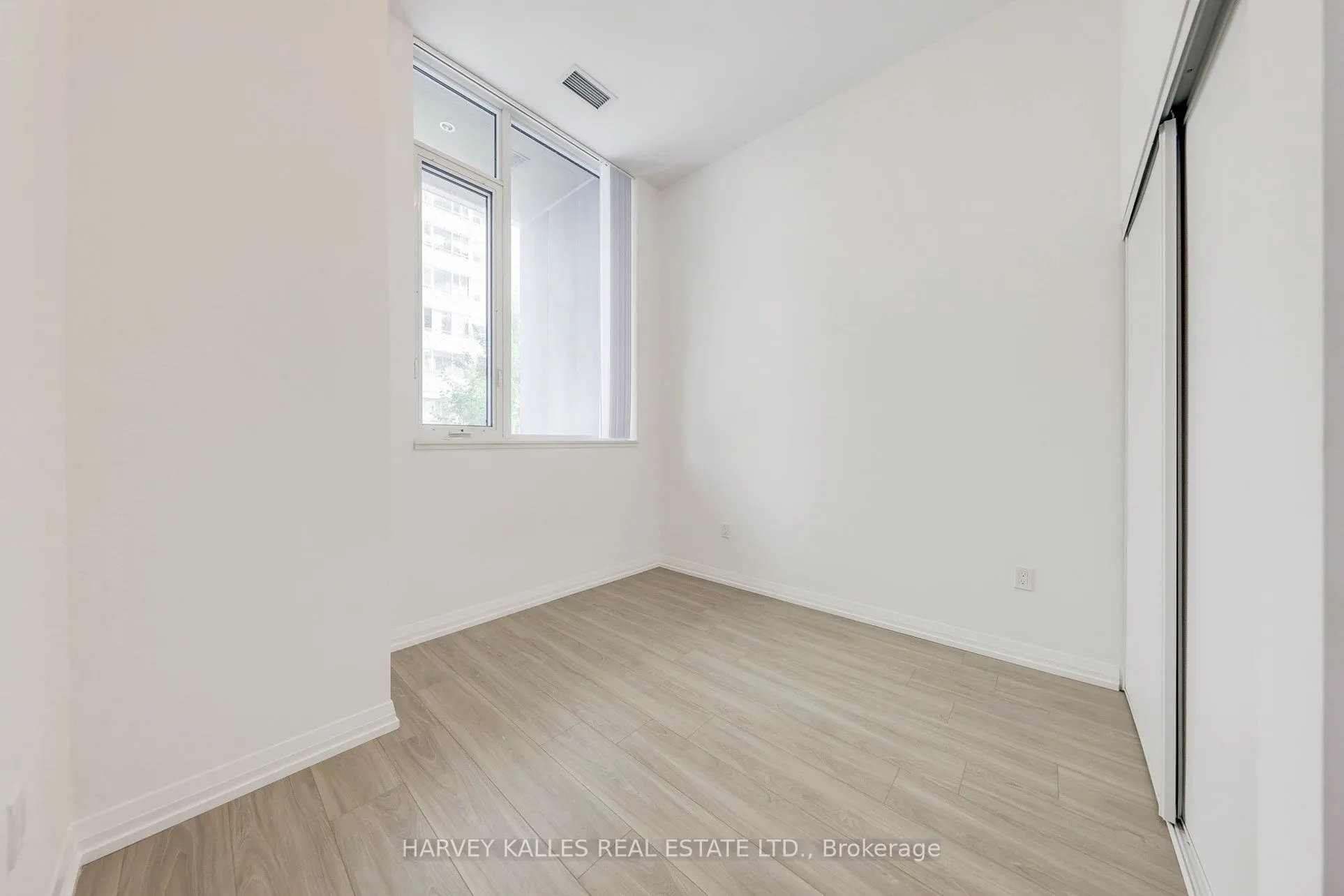 25 Holly Street, #TH104