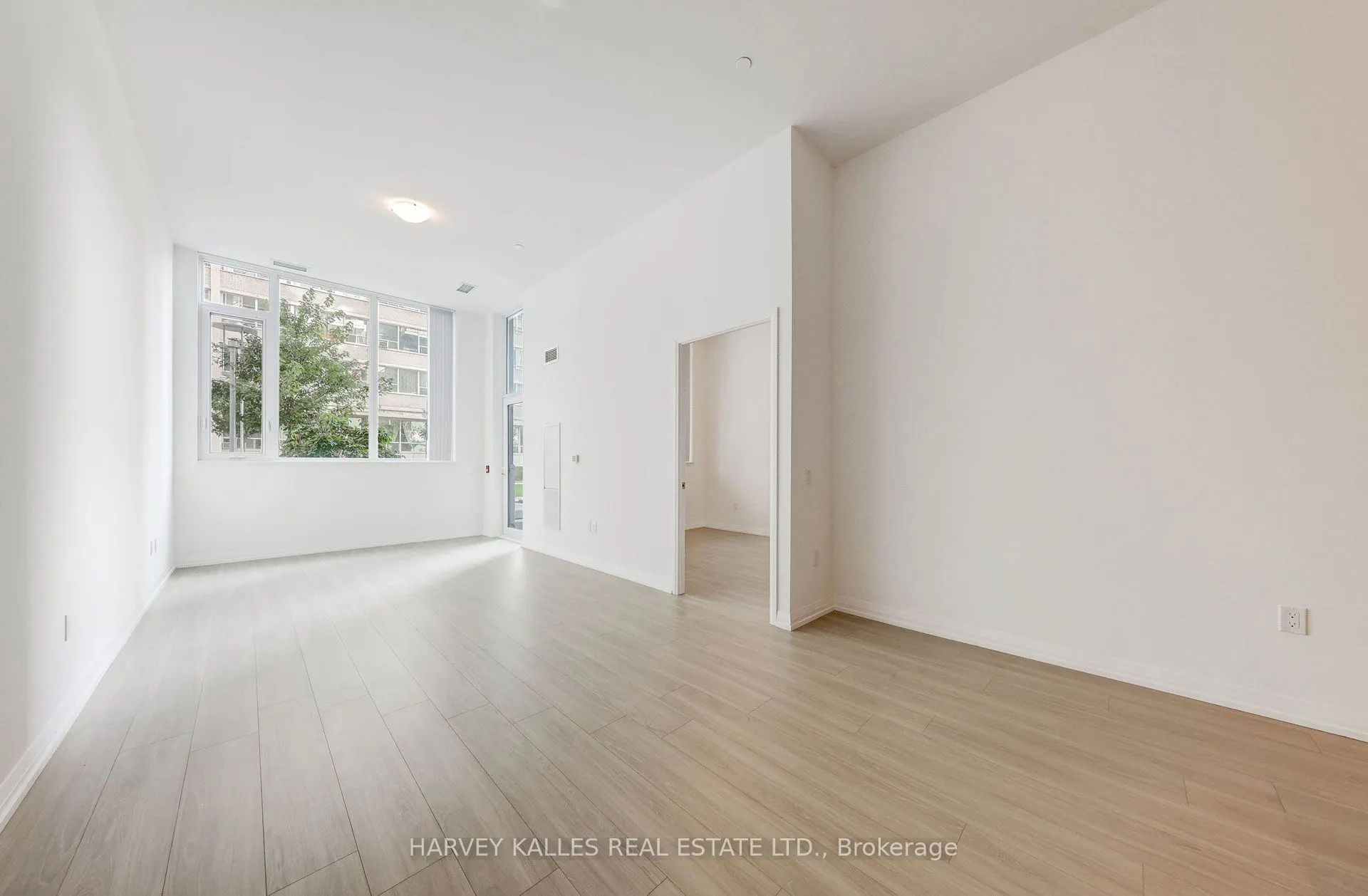 25 Holly Street, #TH104