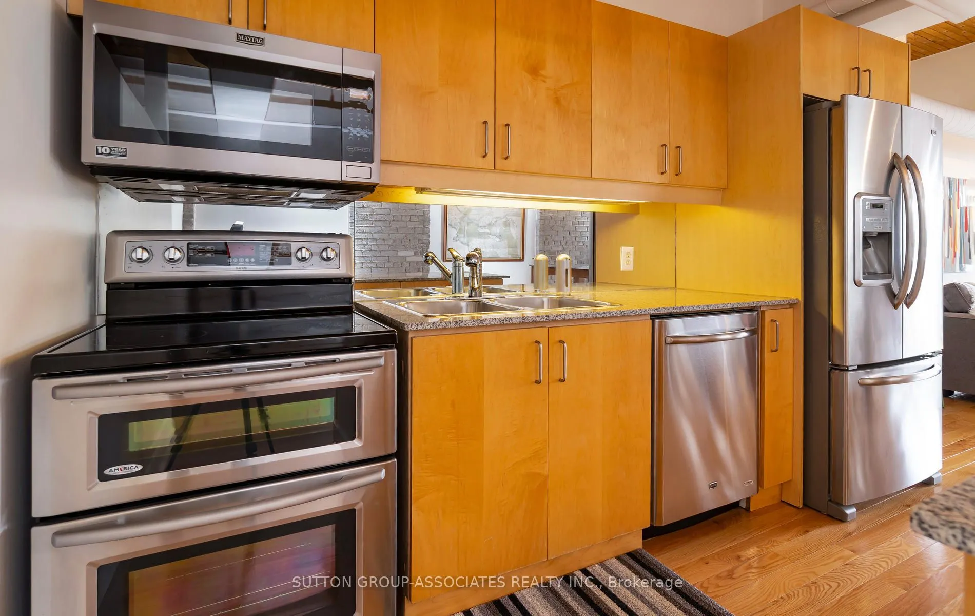 993 Queen Street W, #307