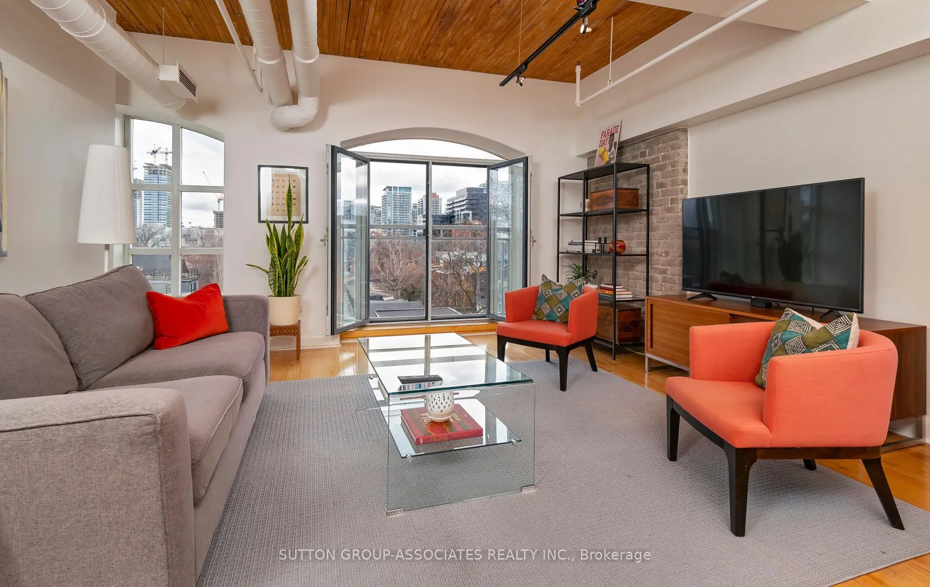 993 Queen Street W, #307
