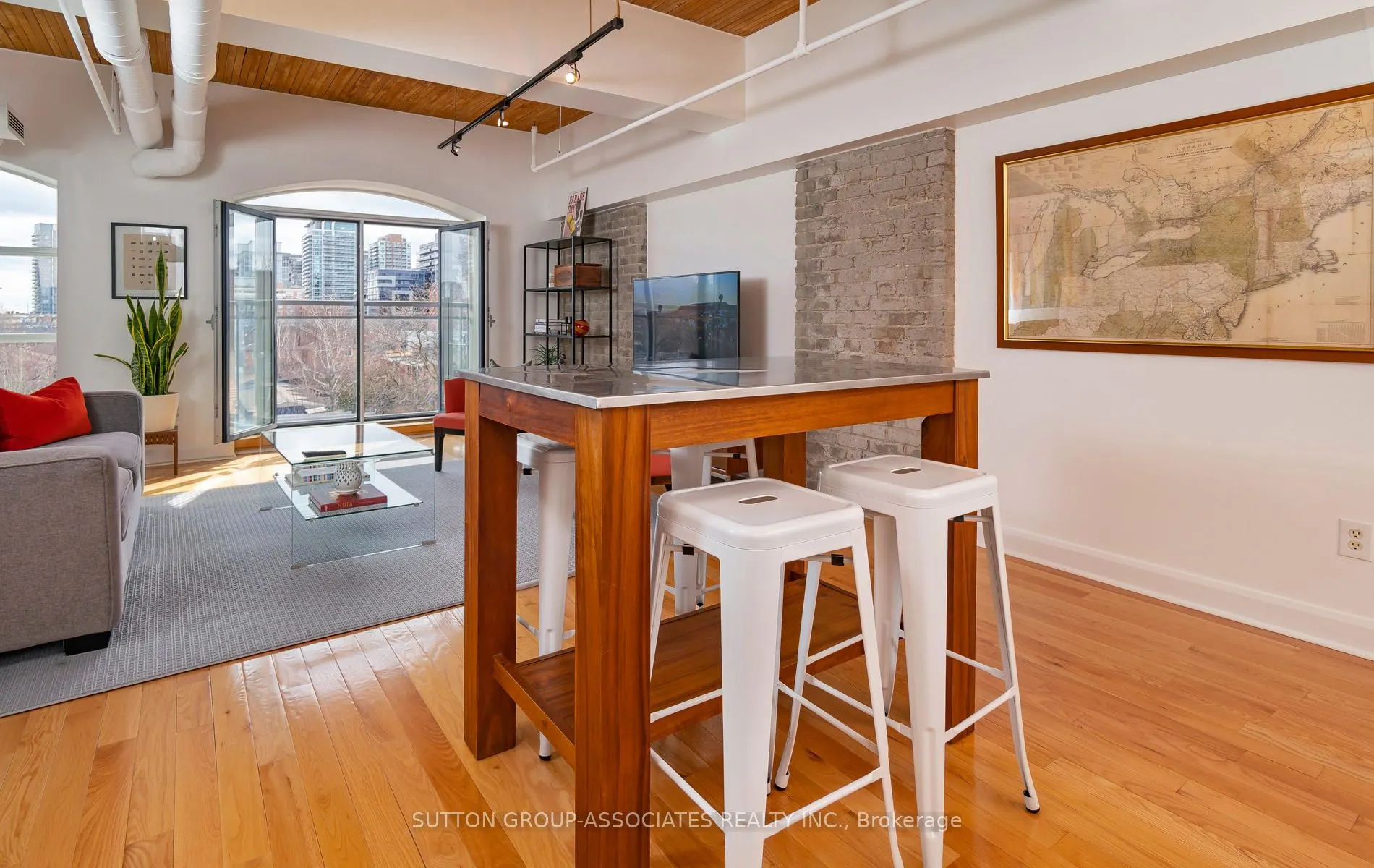 993 Queen Street W, #307