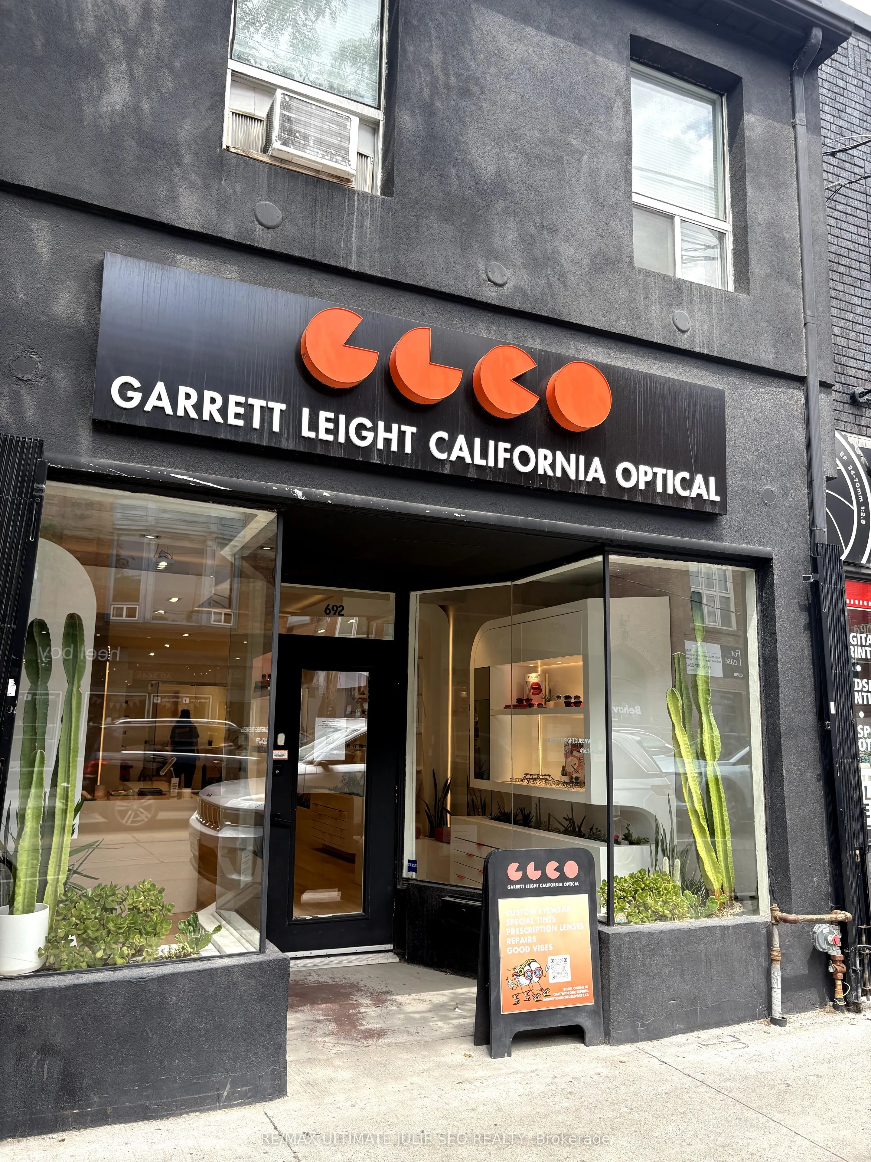 692 Queen Street W, #Main