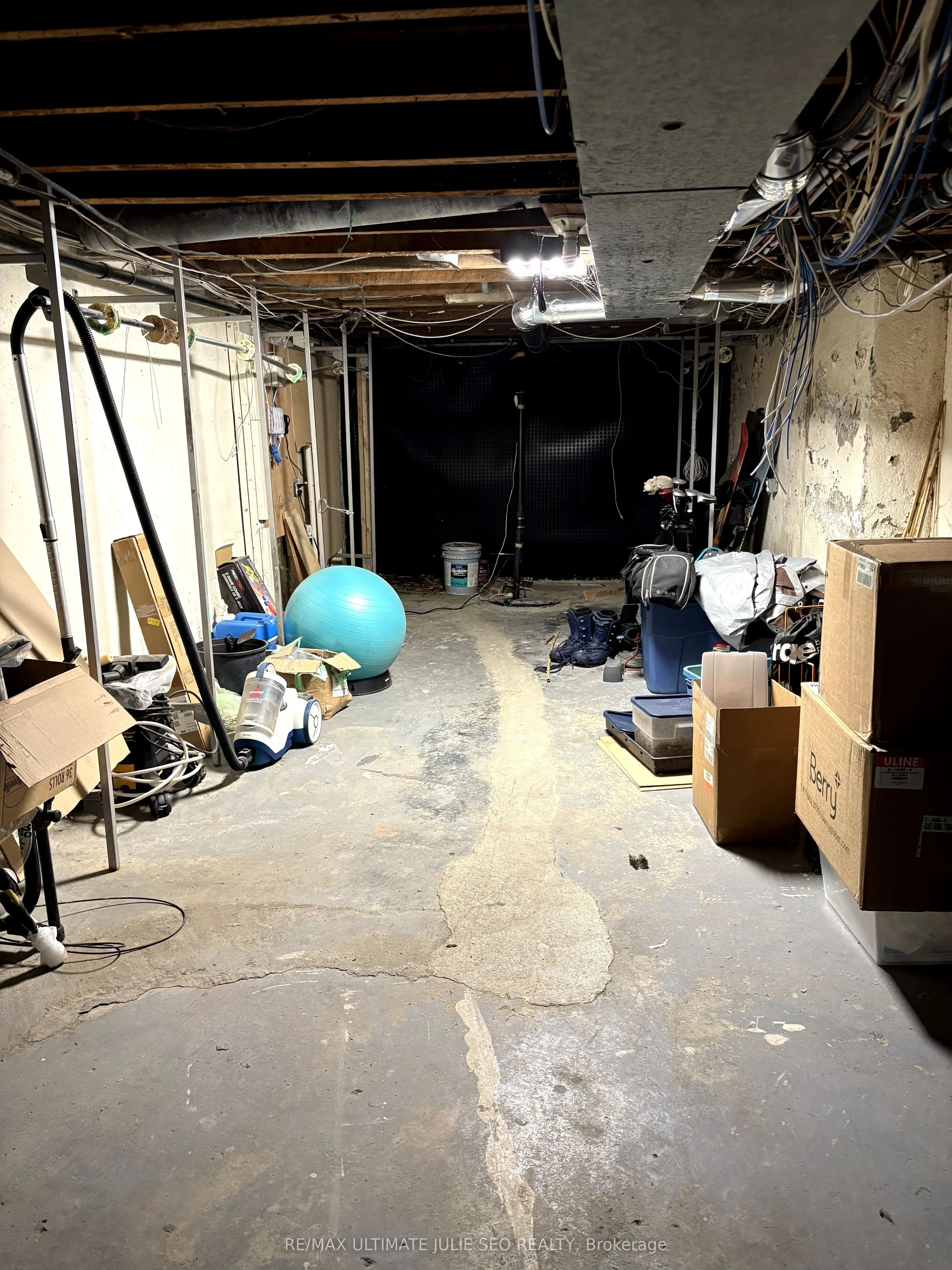 692 Queen Street W, #Main