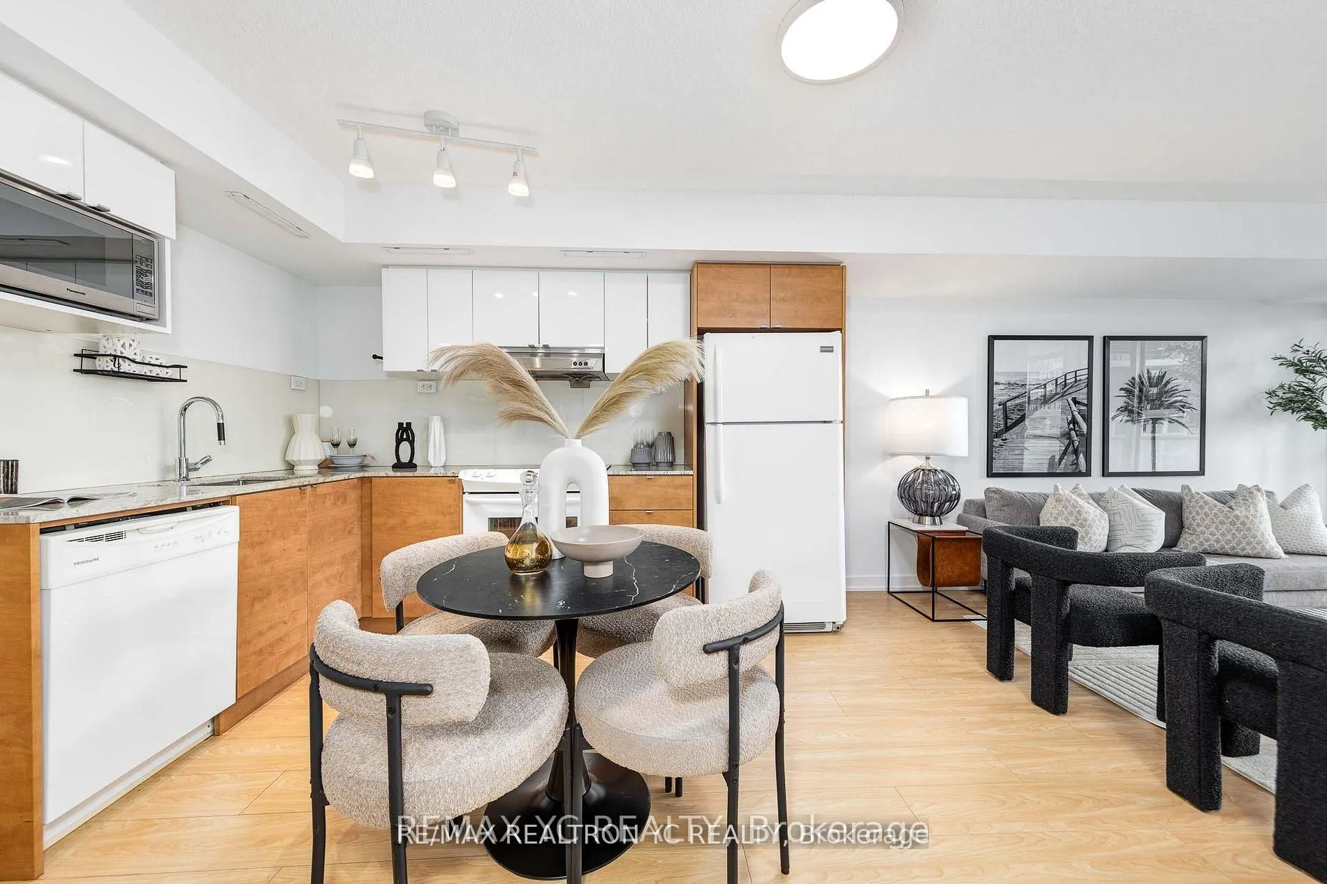 121 Mcmahon Drive, #710