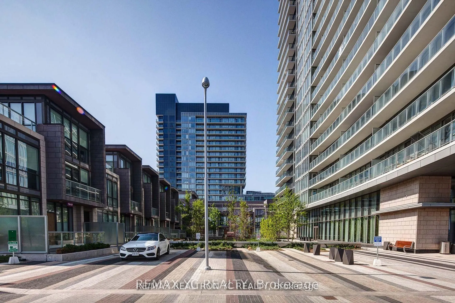 121 Mcmahon Drive, #710