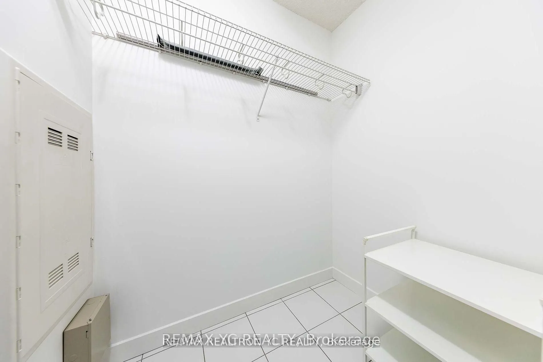 121 Mcmahon Drive, #710