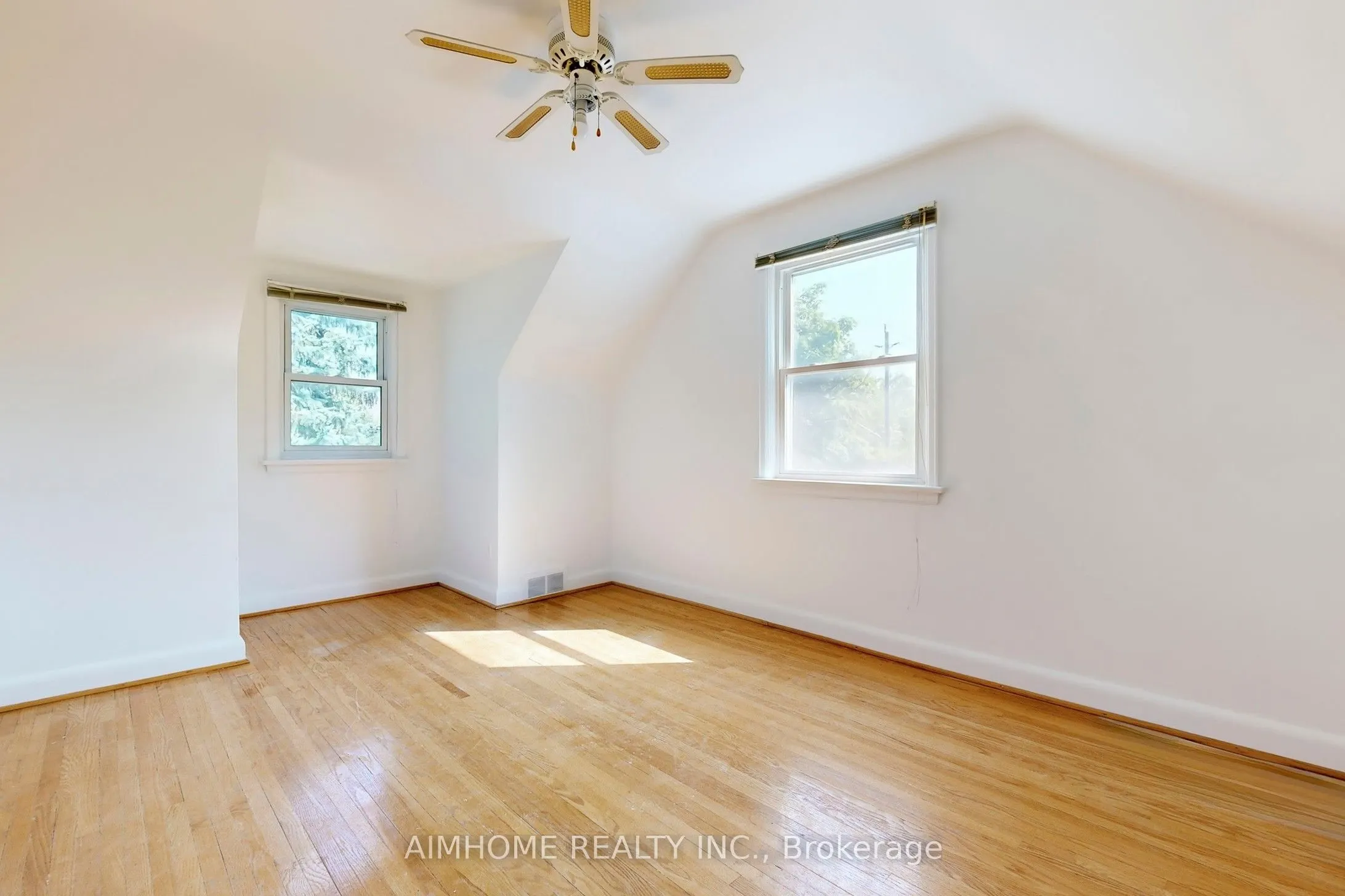 195 Finch Avenue E, #Entire Property