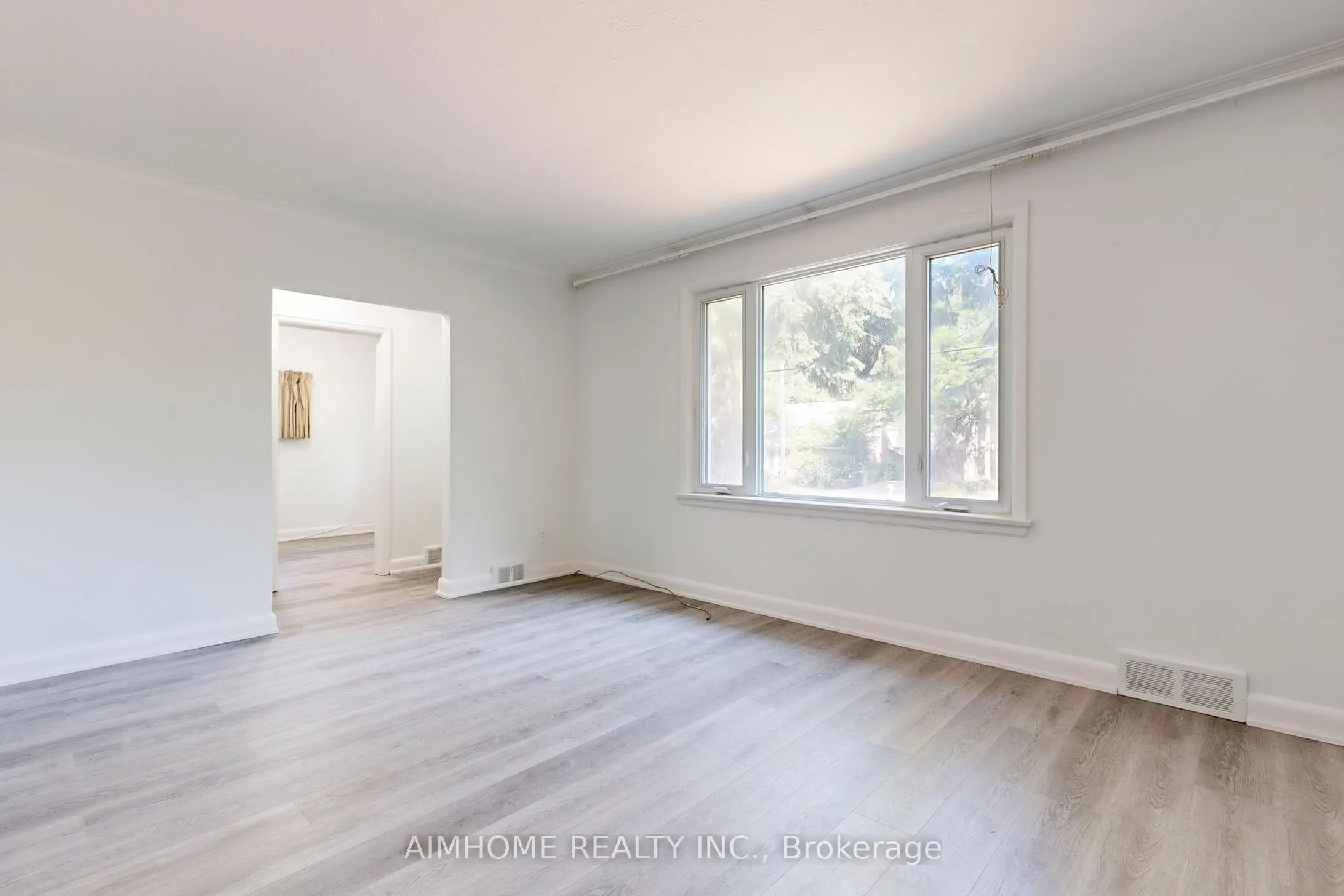 195 Finch Avenue E, #Entire Property