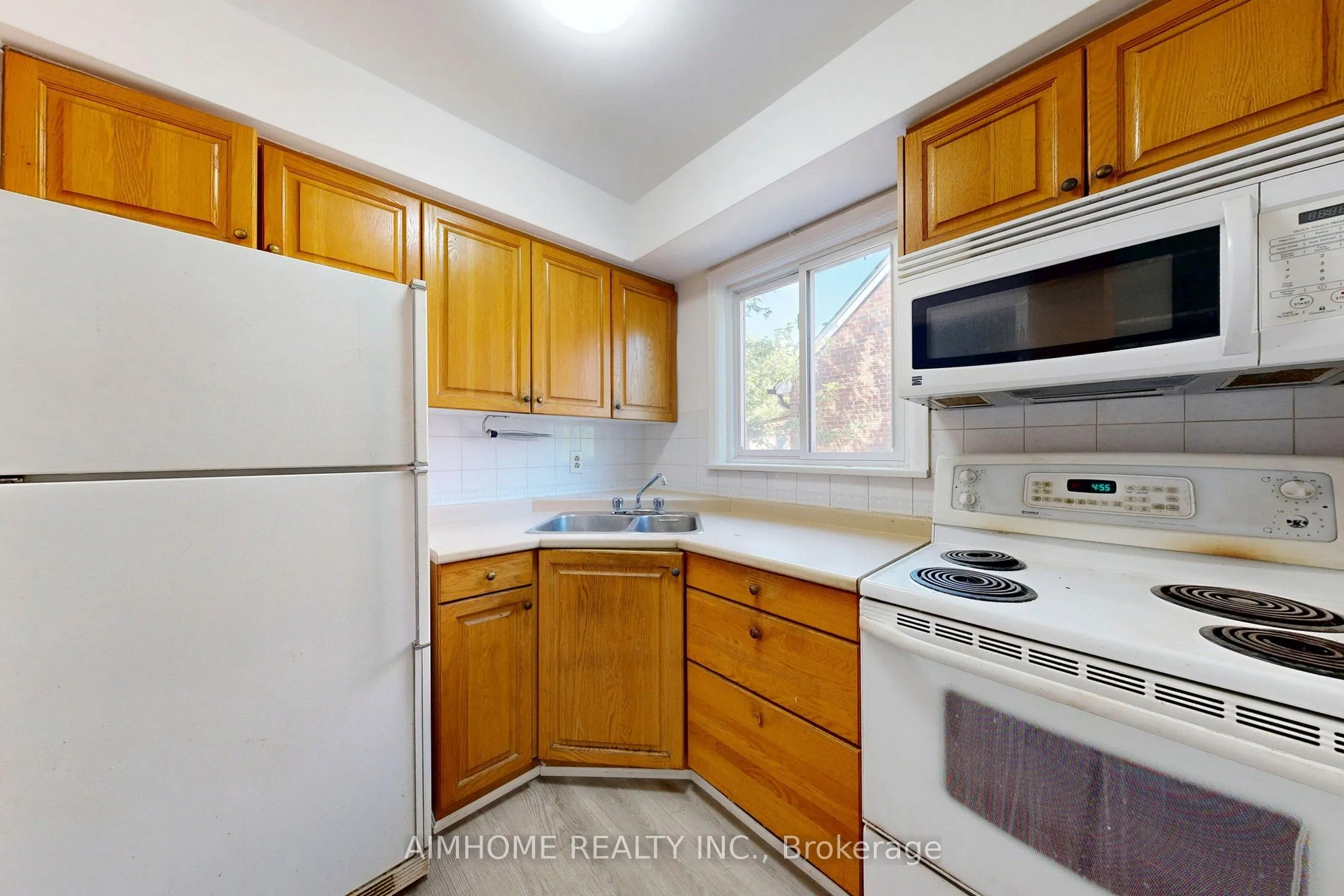 195 Finch Avenue E, #Entire Property