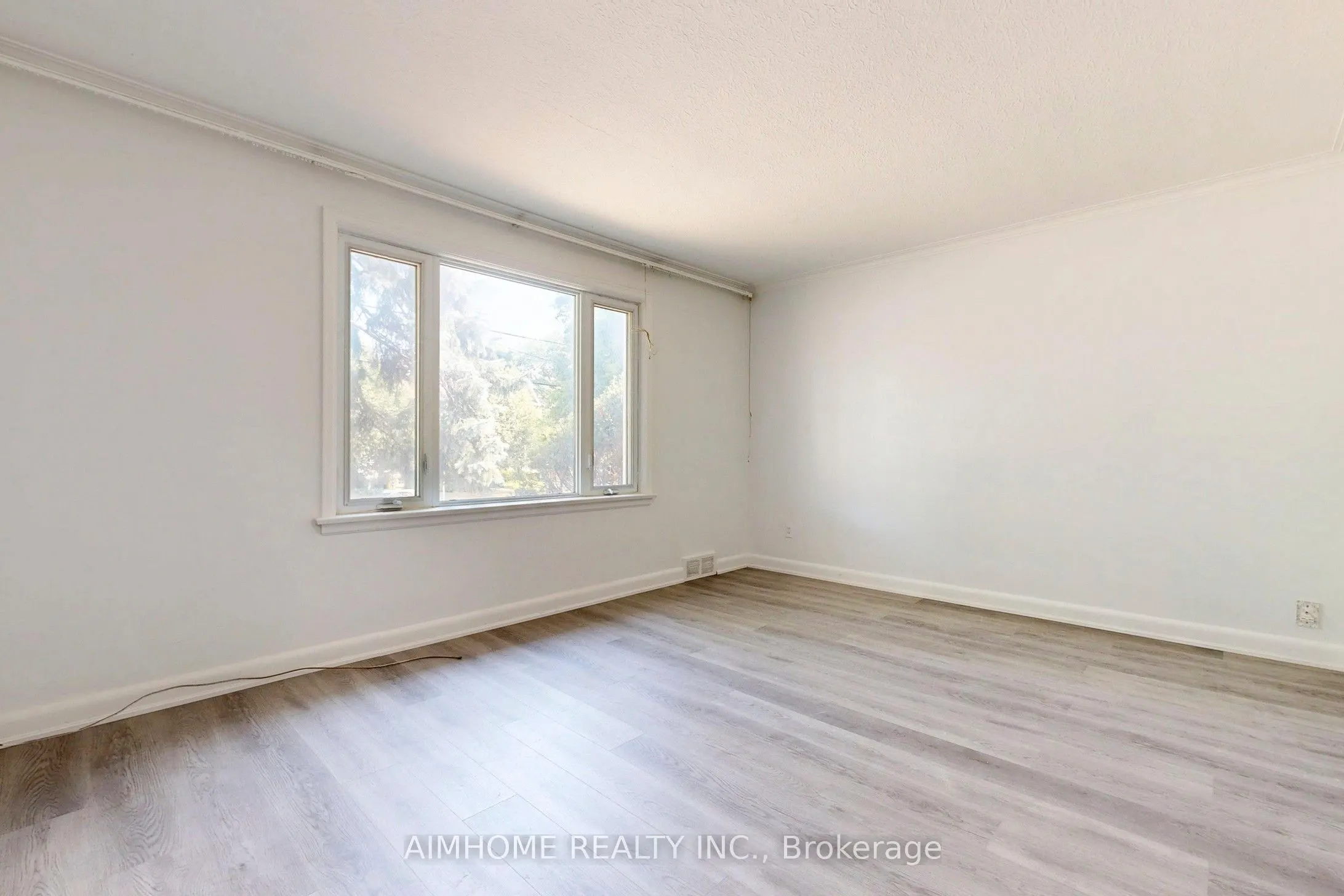 195 Finch Avenue E, #Entire Property