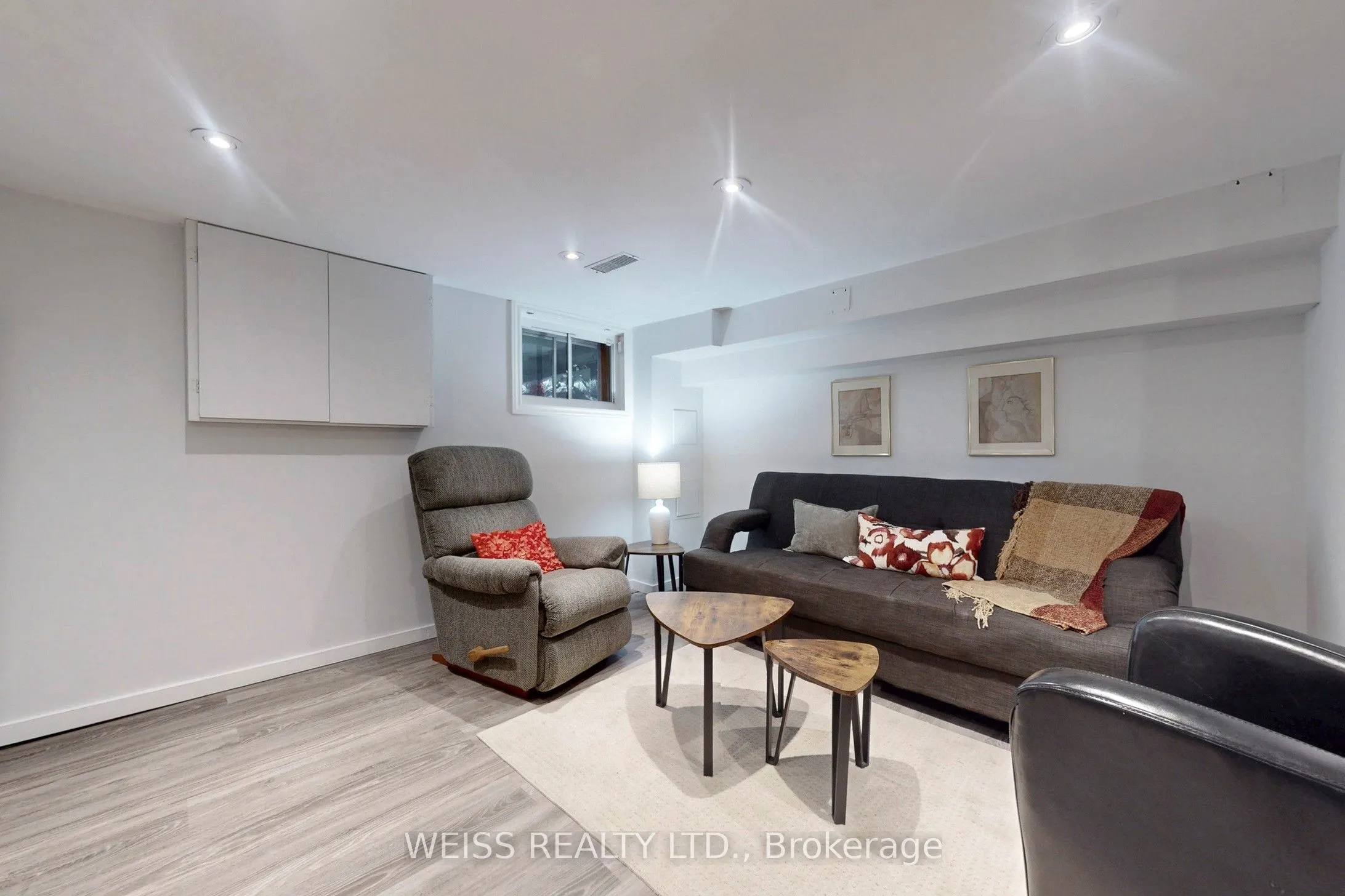 758 Richmond Street W