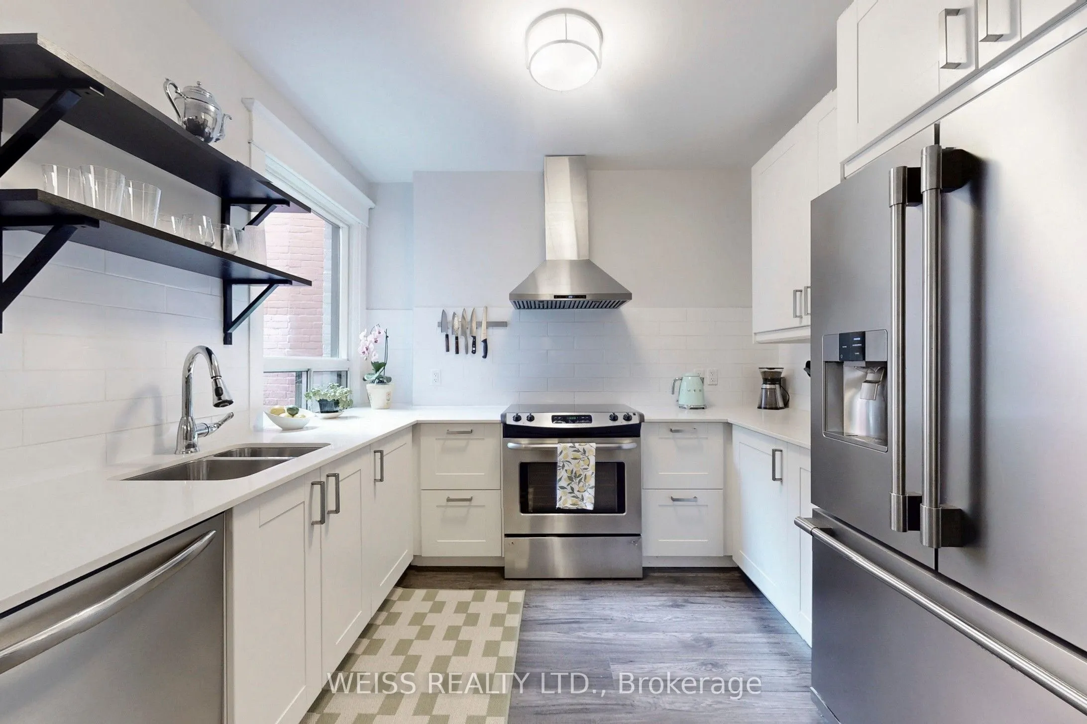 758 Richmond Street W