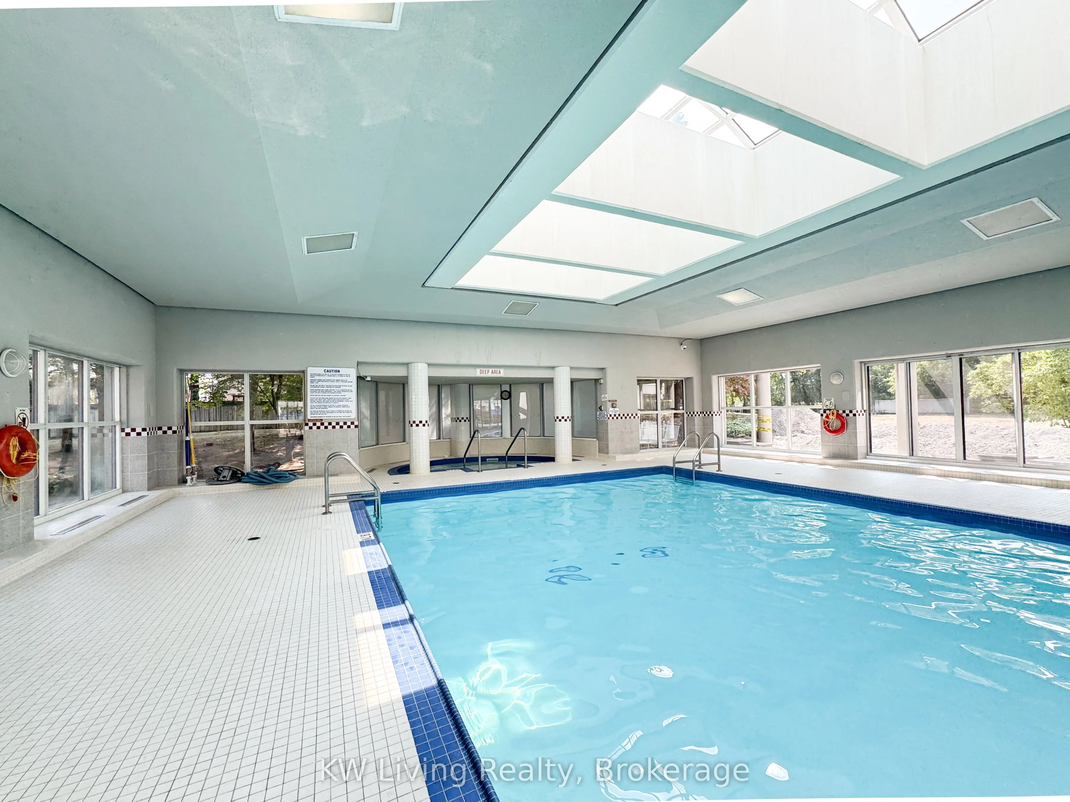 5765 Yonge Street, #904
